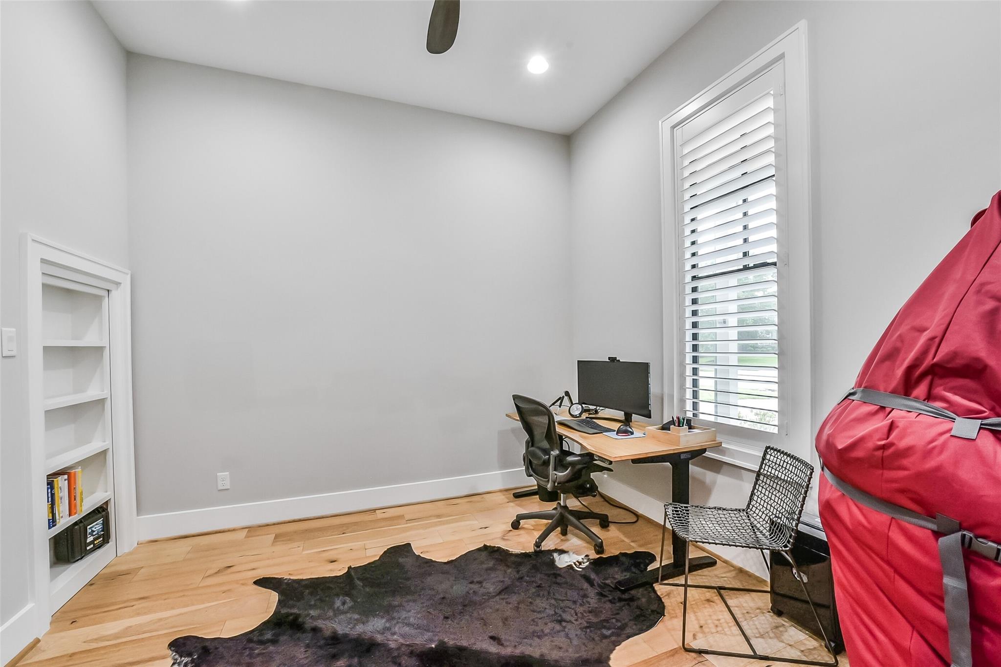 1216 Chantilly Lane