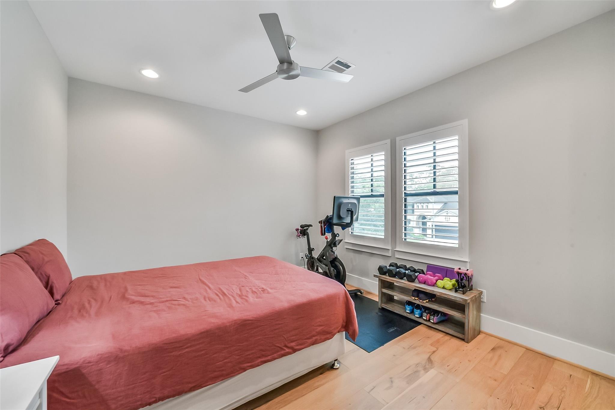 1216 Chantilly Lane