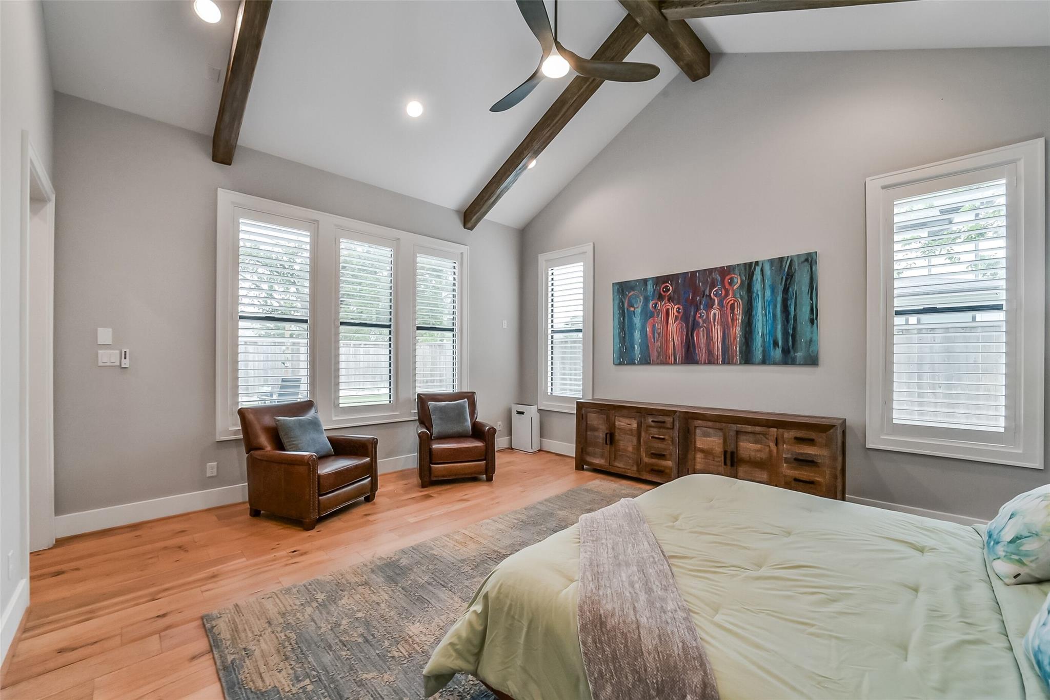 1216 Chantilly Lane