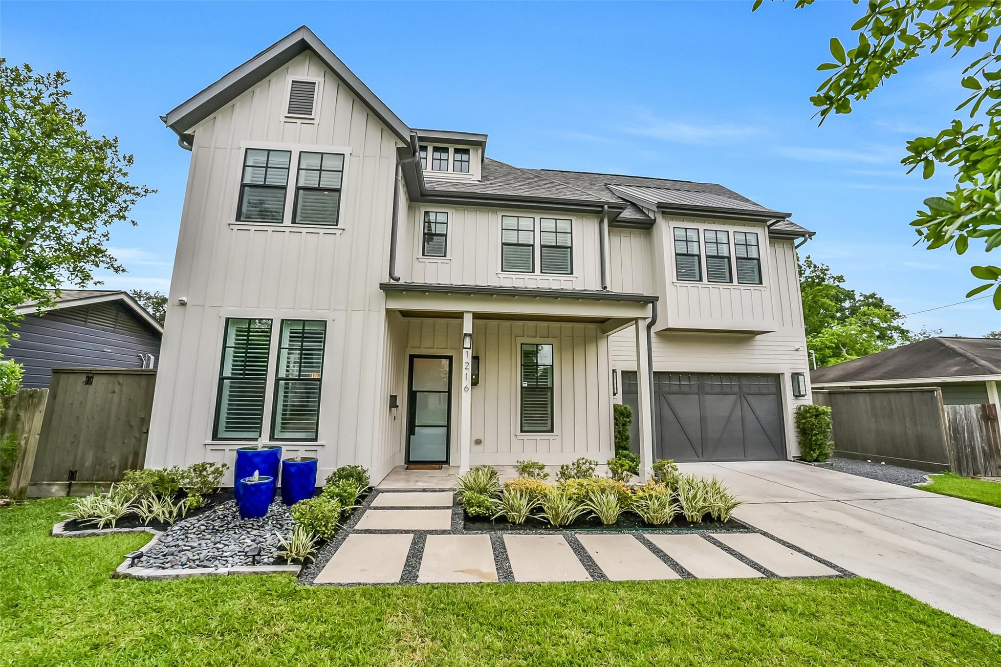 1216 Chantilly Lane