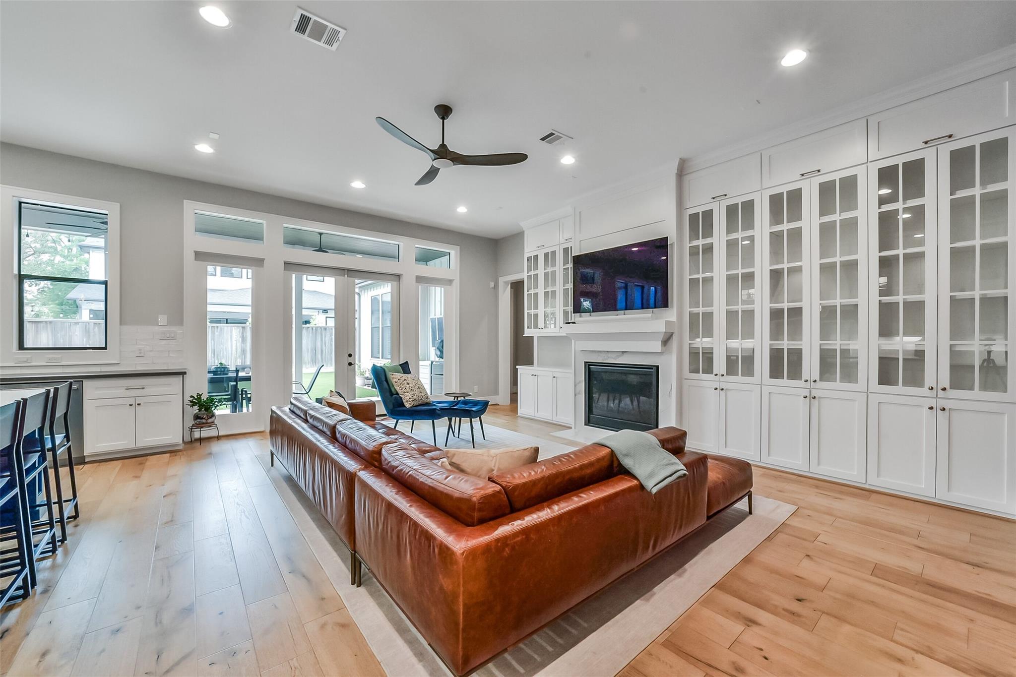 1216 Chantilly Lane