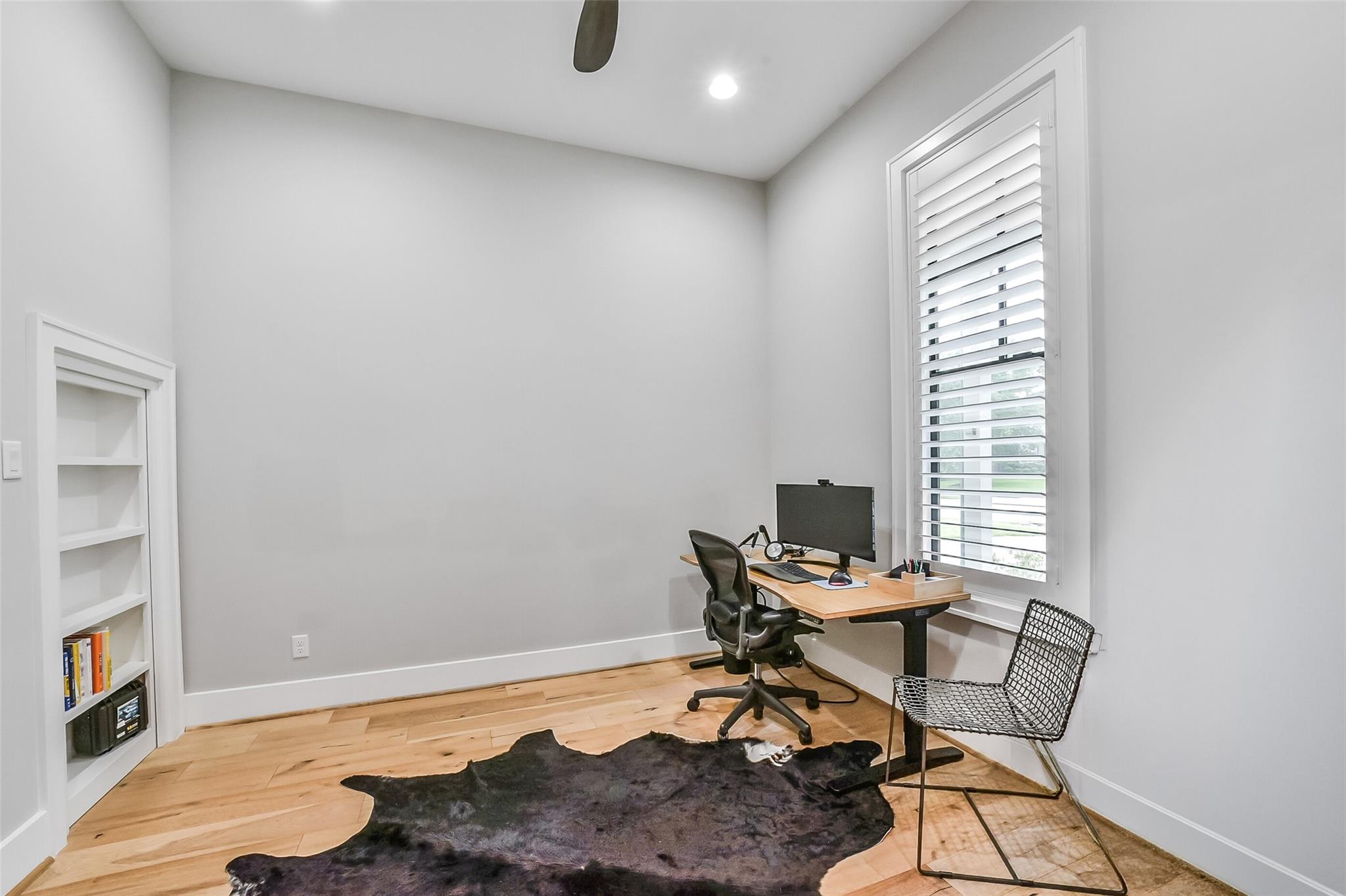 1216 Chantilly Lane