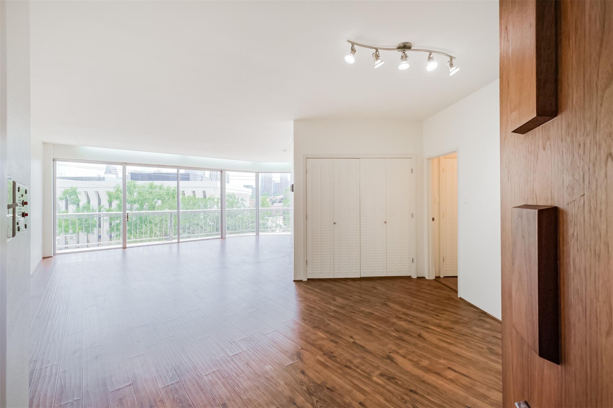 5050 Woodway Drive # 3M
