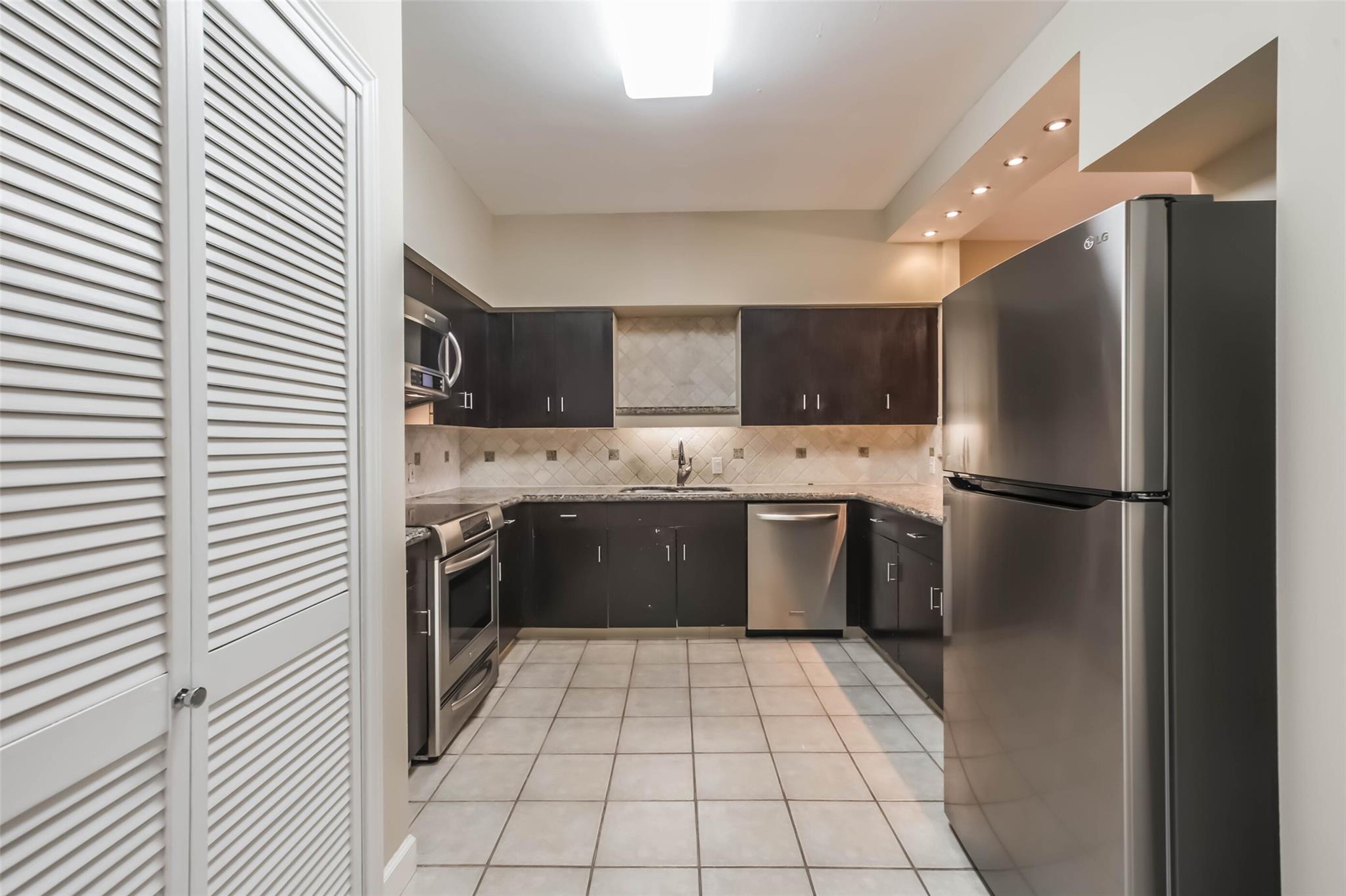 15 Greenway Plaza # 5C