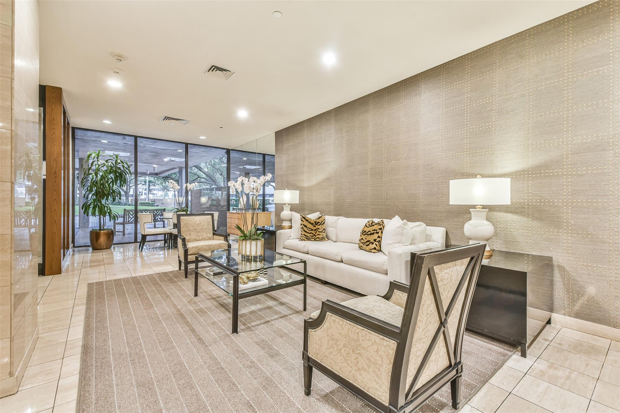 15 Greenway Plaza # 5C