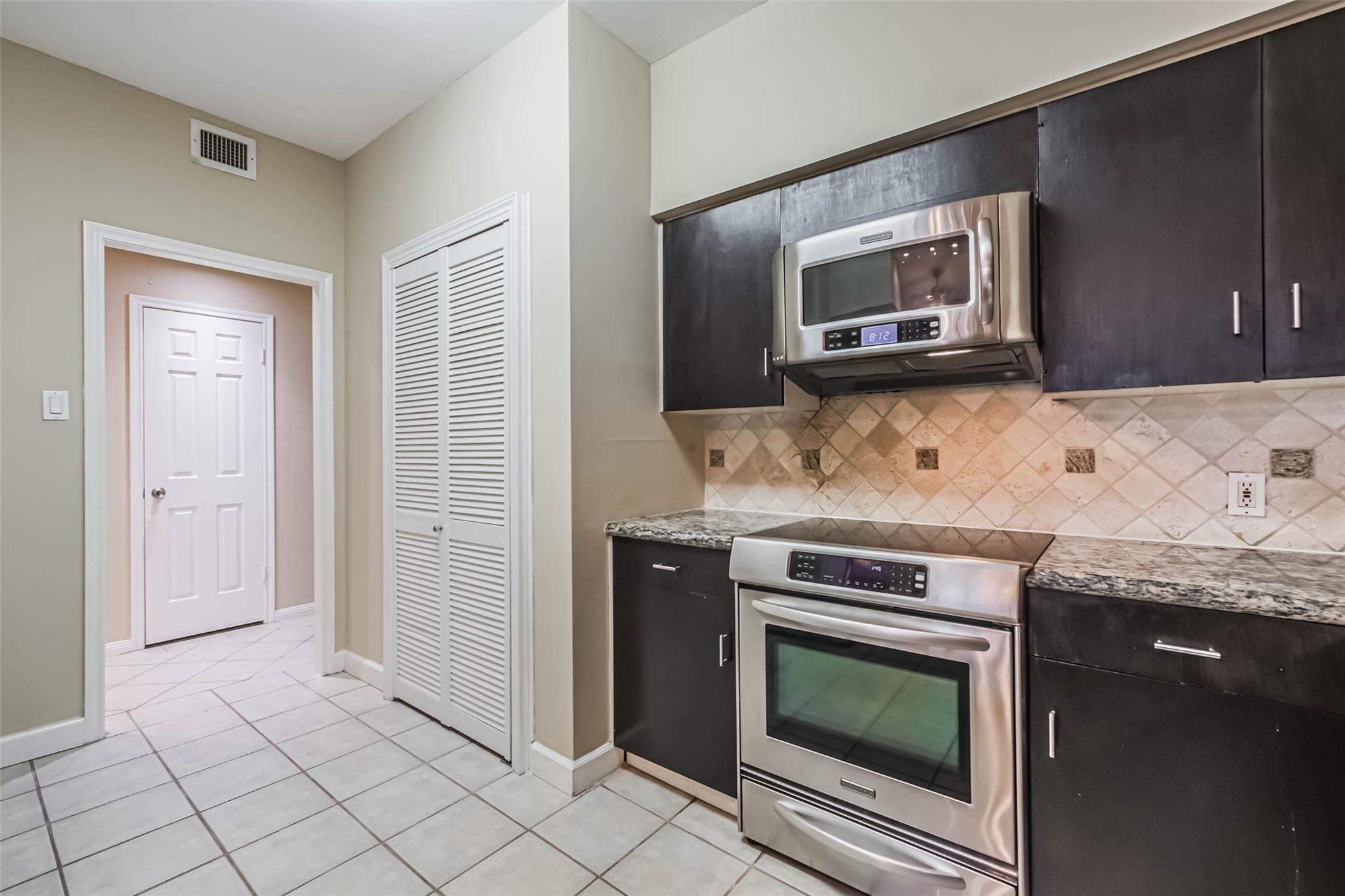 15 Greenway Plaza # 5C