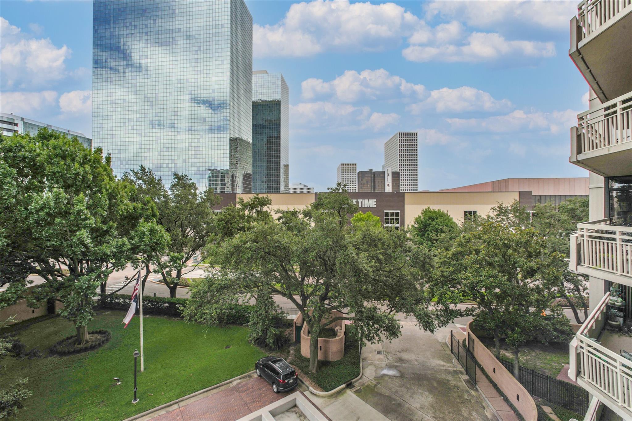 15 Greenway Plaza # 5C