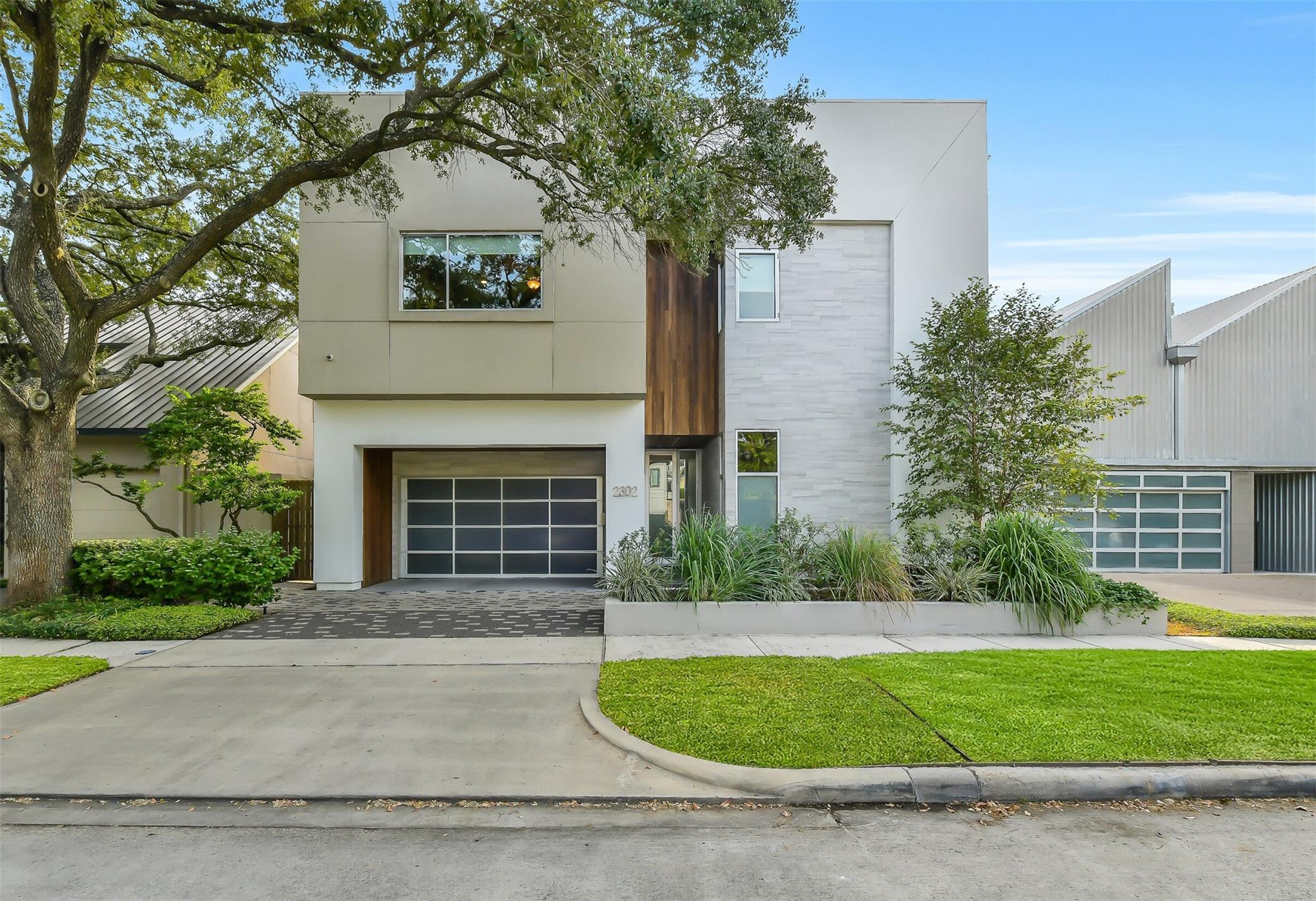 2302 Persa Street