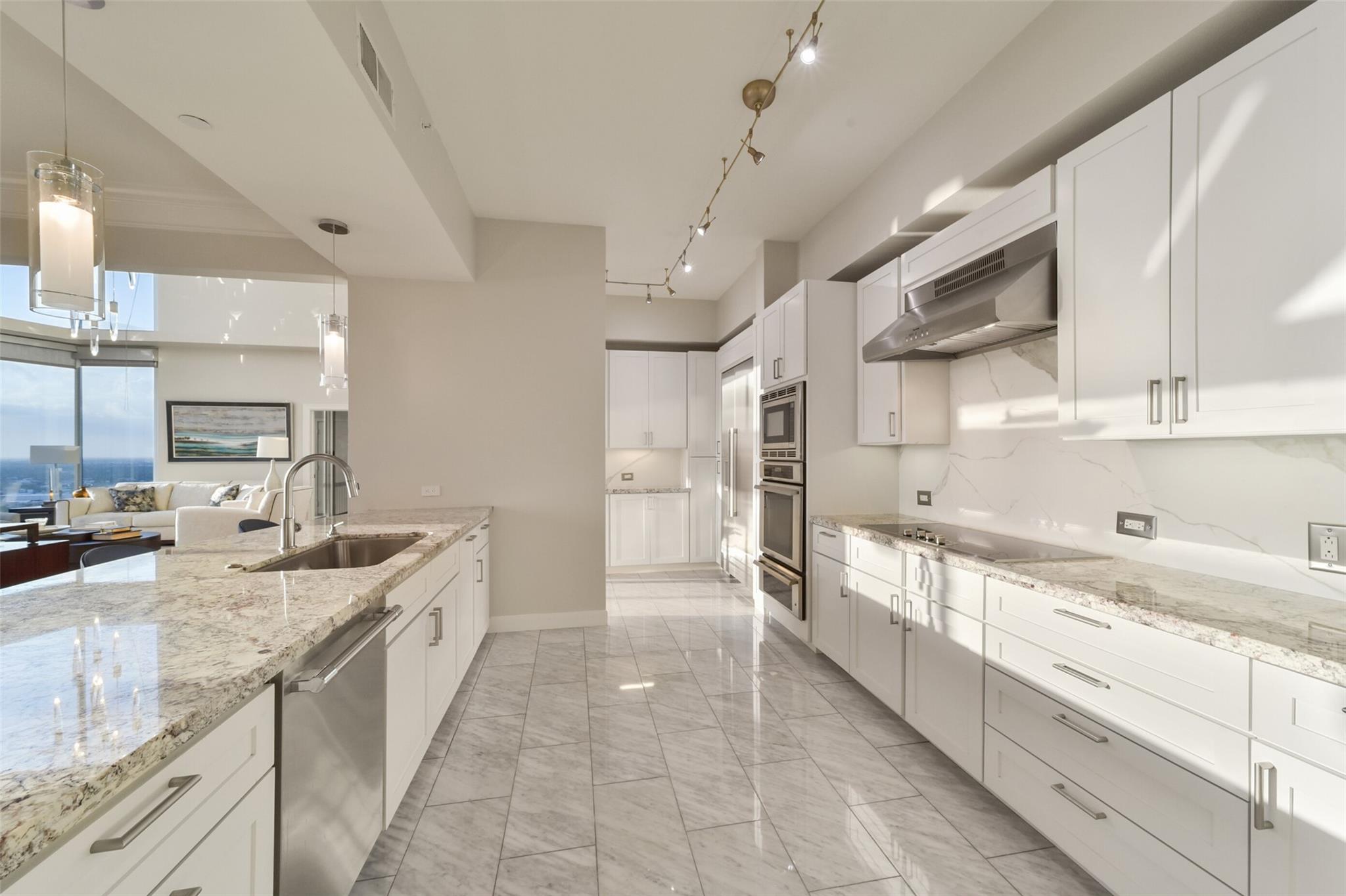 3333 Allen Parkway # 3003
