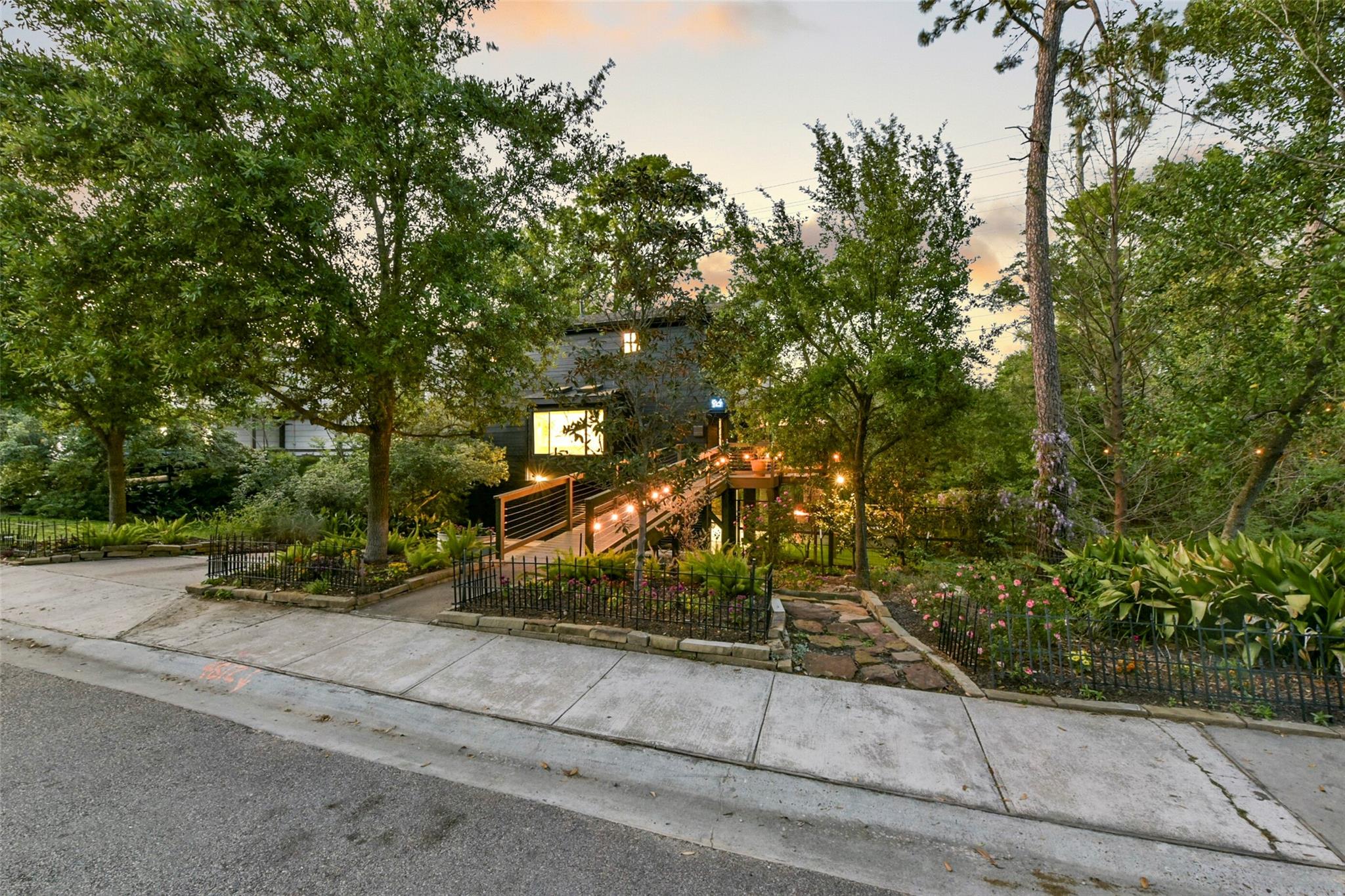929 Wynnwood Lane