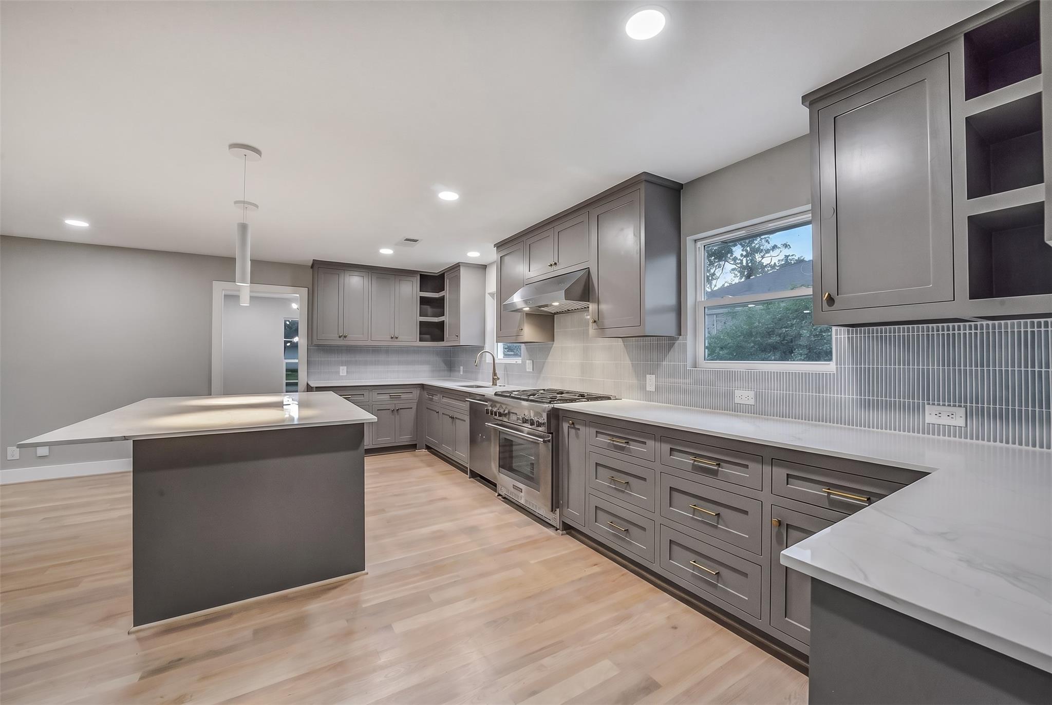 5318 Queensloch Drive
