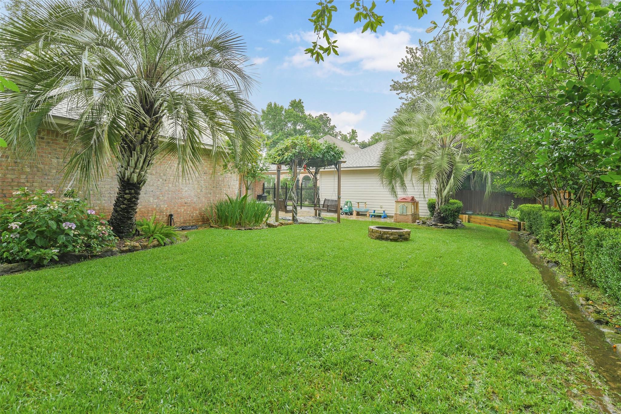 2810 Woodland Ridge Drive