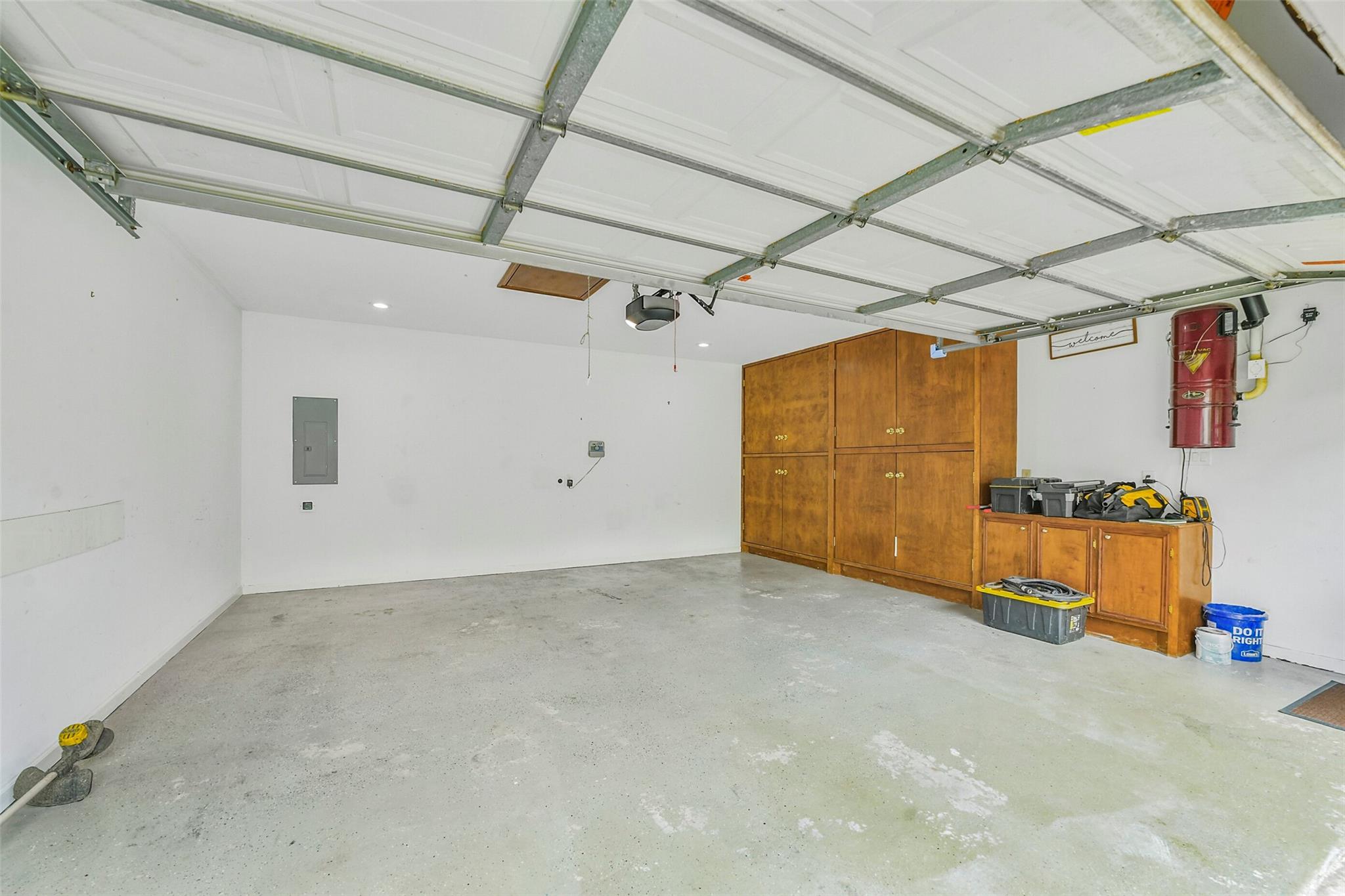 2810 Woodland Ridge Drive