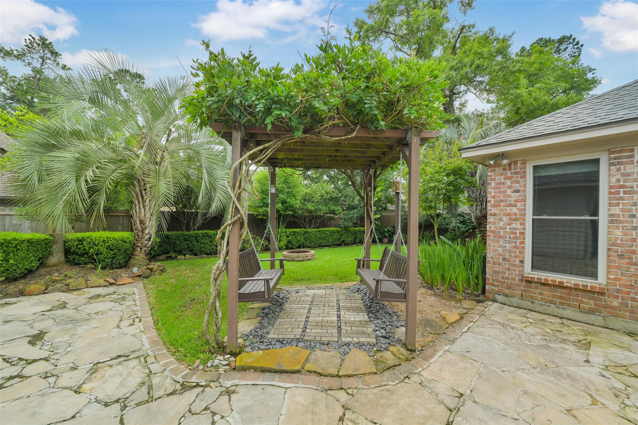 2810 Woodland Ridge Drive