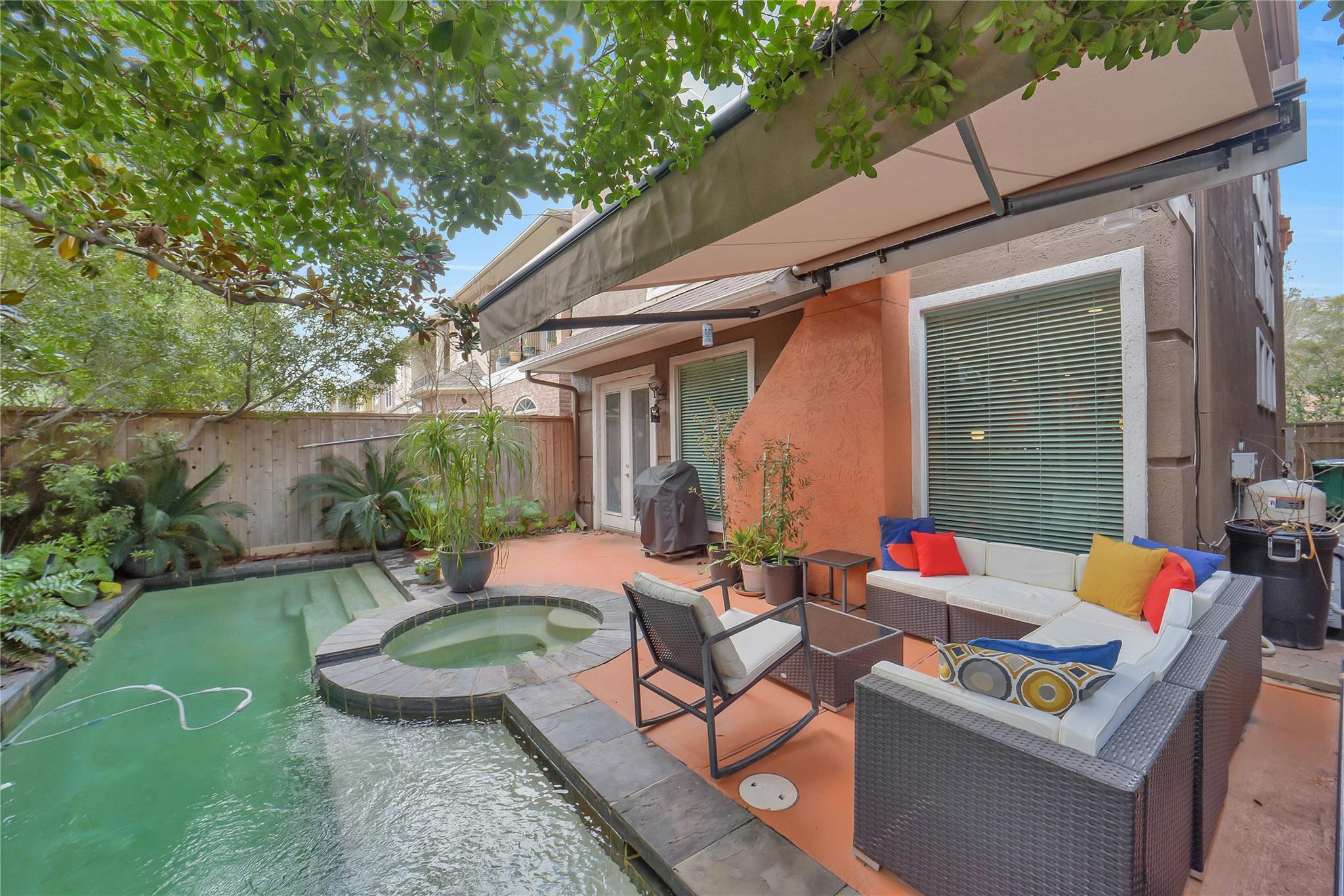 5309 Hidalgo Street