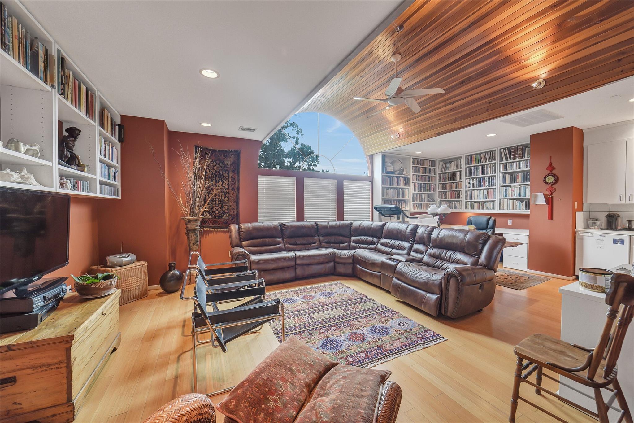 5309 Hidalgo Street
