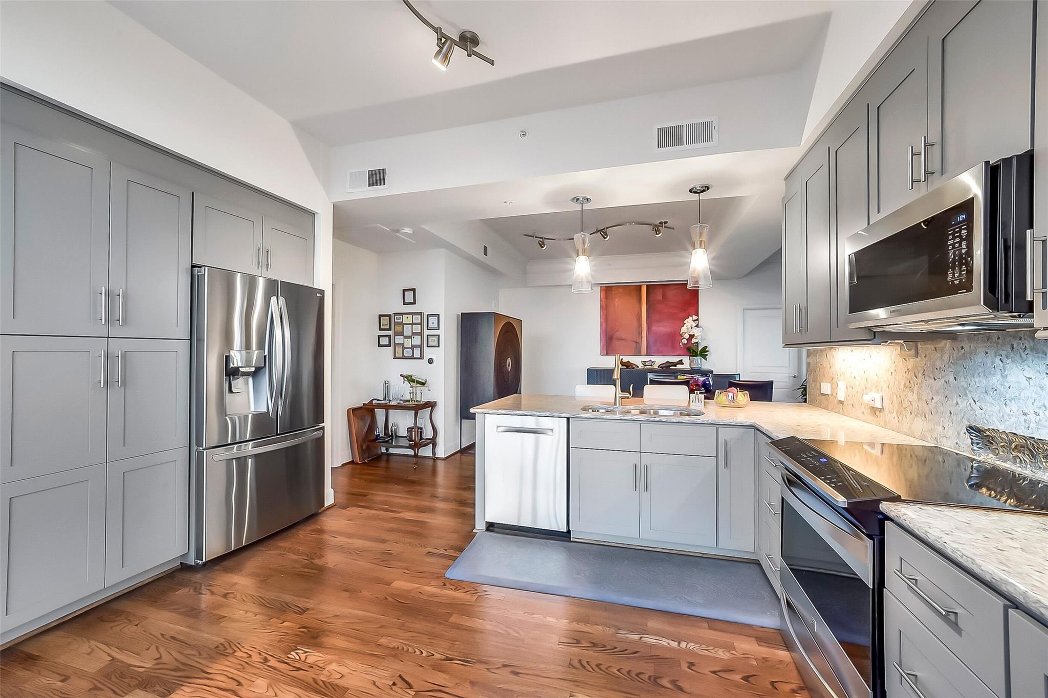 3333 Allen Parkway # 710