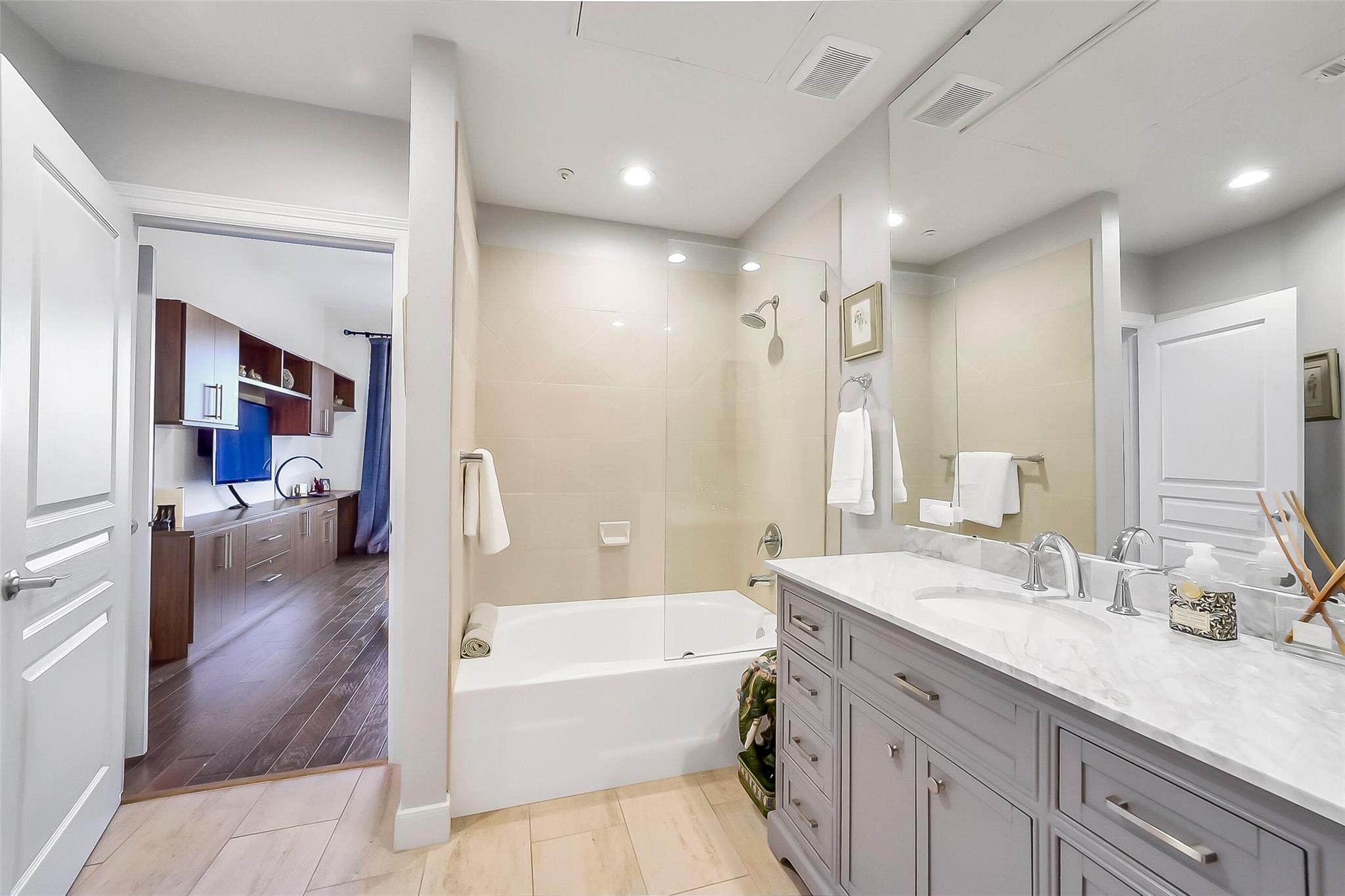 3333 Allen Parkway # 710