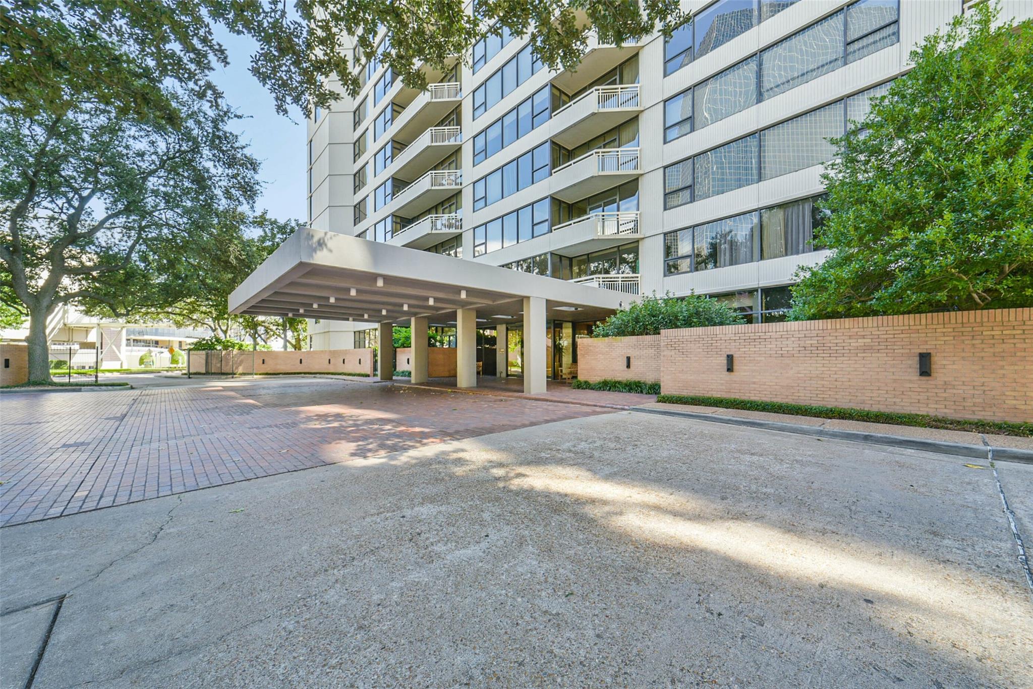 15 Greenway Plaza # 10B