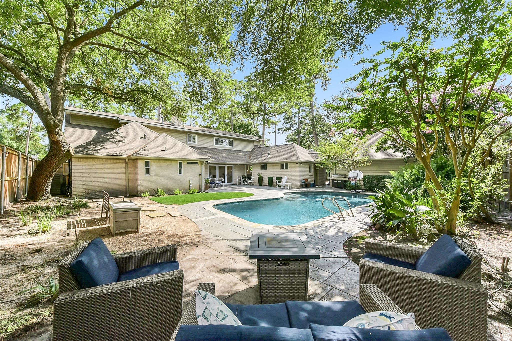 12326 Old Oaks Drive