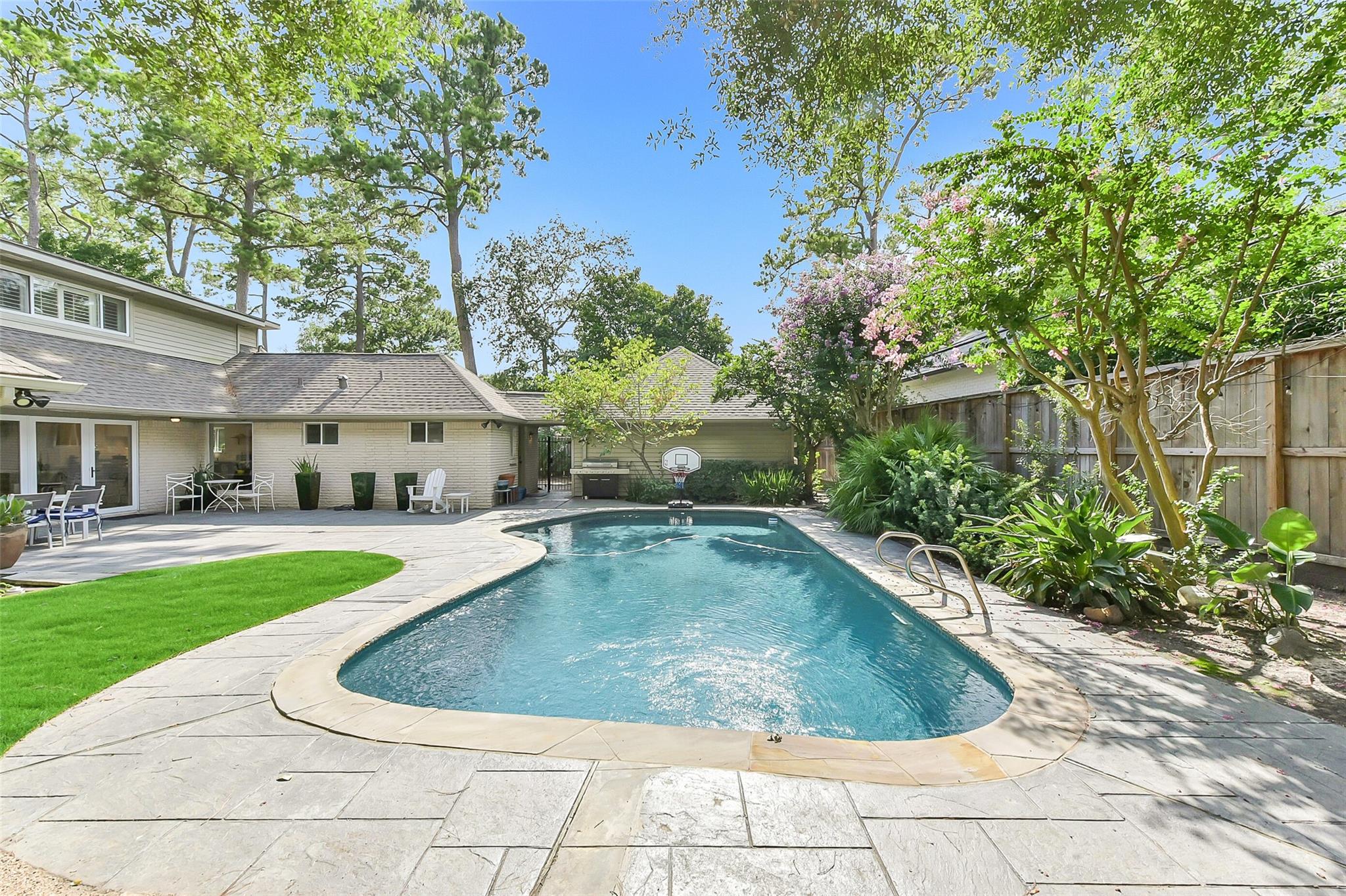 12326 Old Oaks Drive