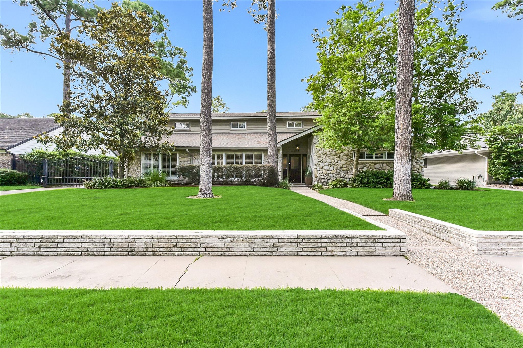 12326 Old Oaks Drive