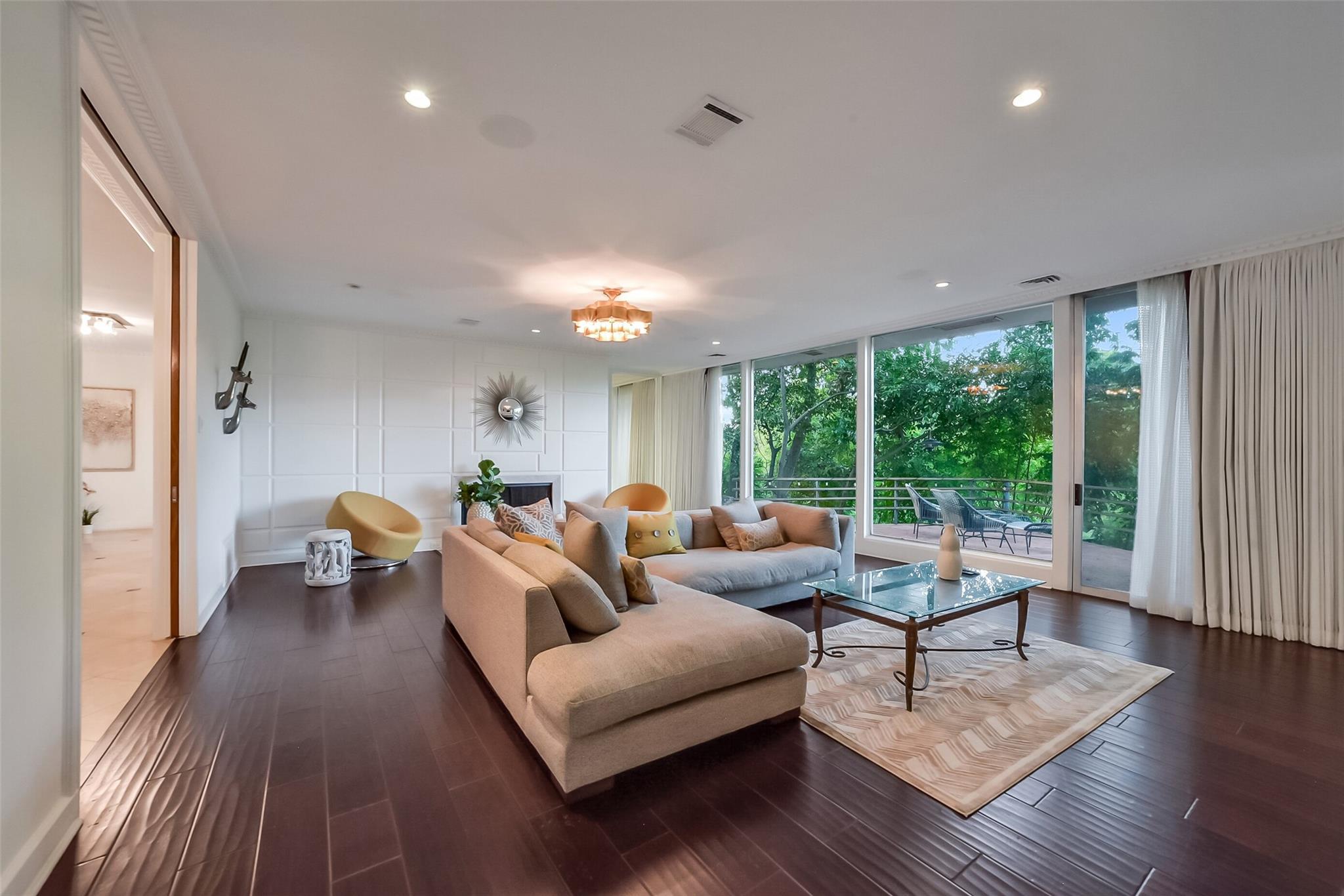 210 Pine Hollow Lane