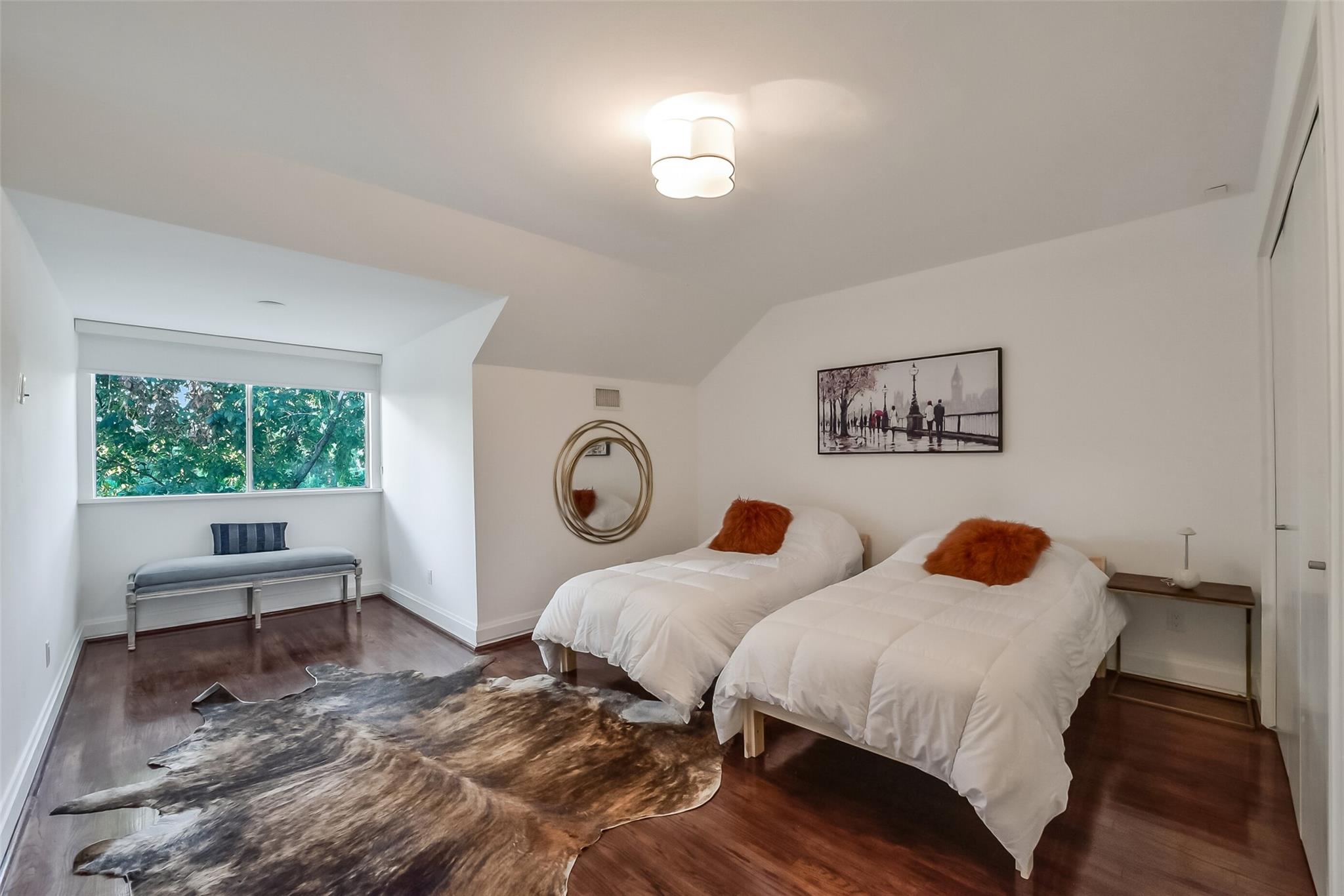 210 Pine Hollow Lane