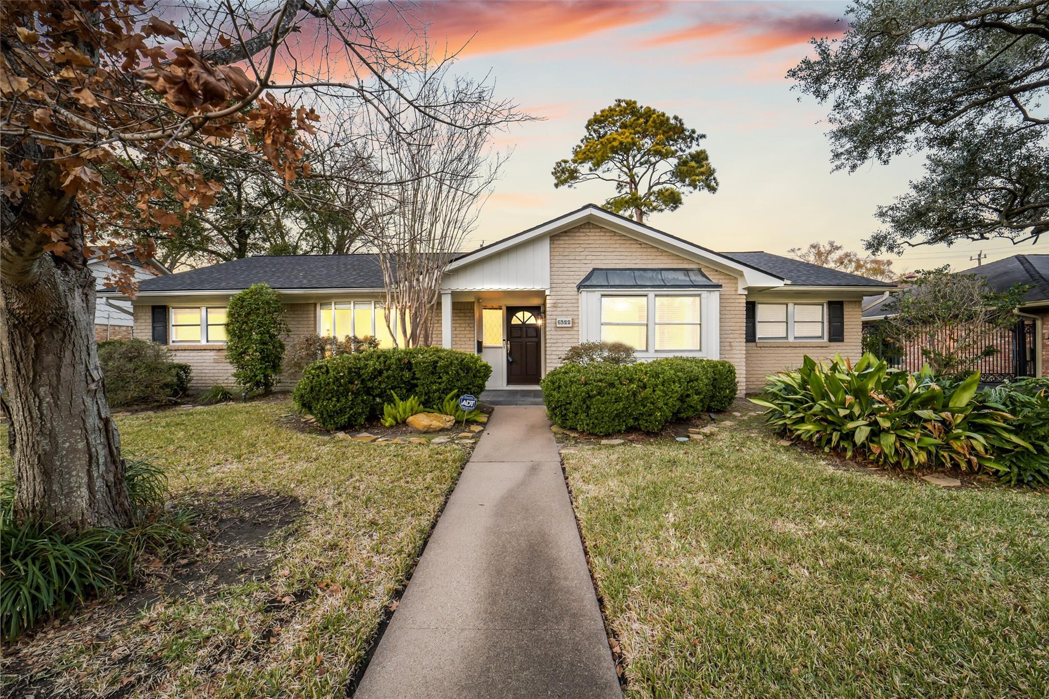 5322 Rutherglenn Drive