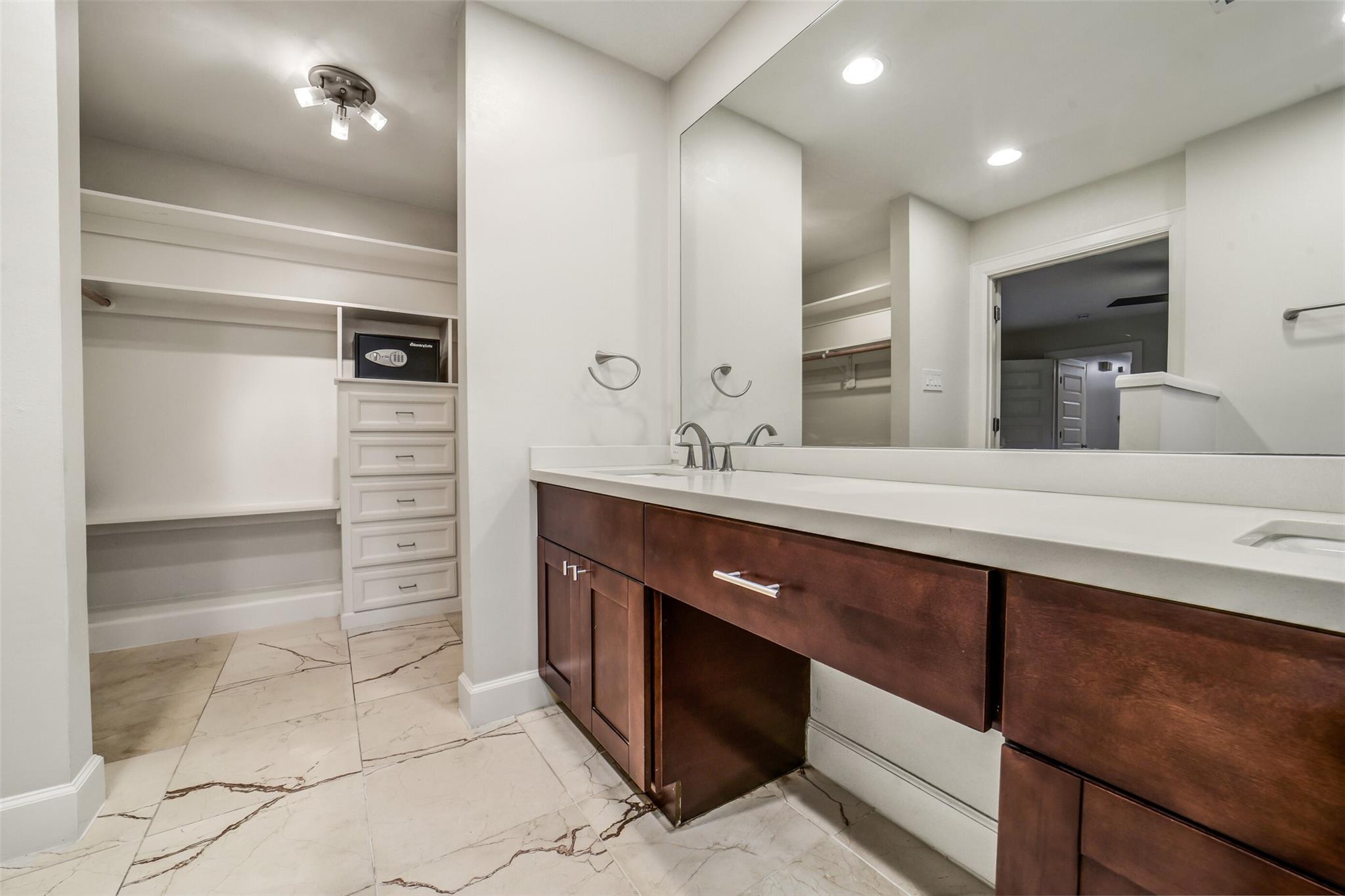 5322 Rutherglenn Drive