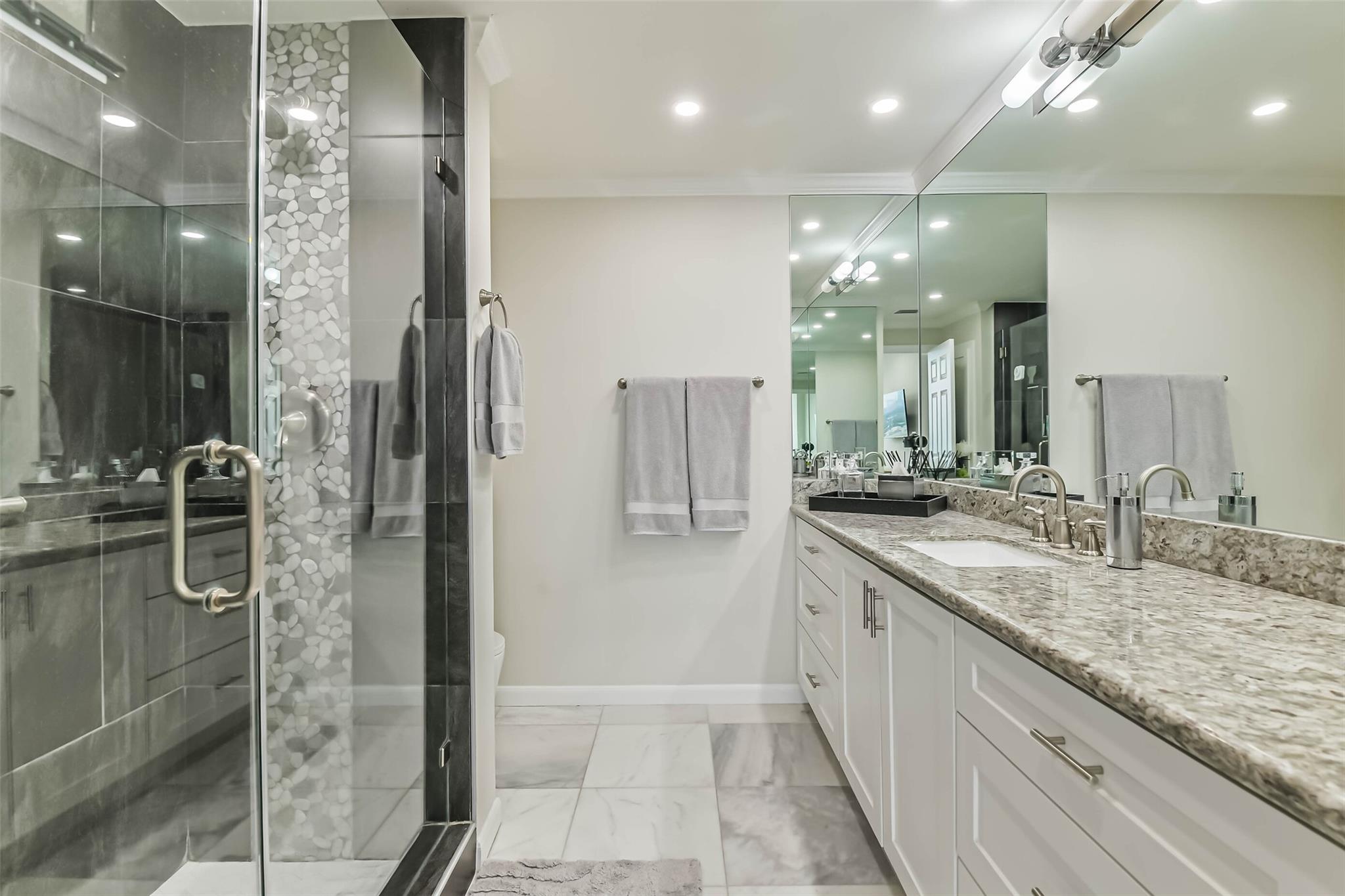 14 Greenway Plaza # 15P