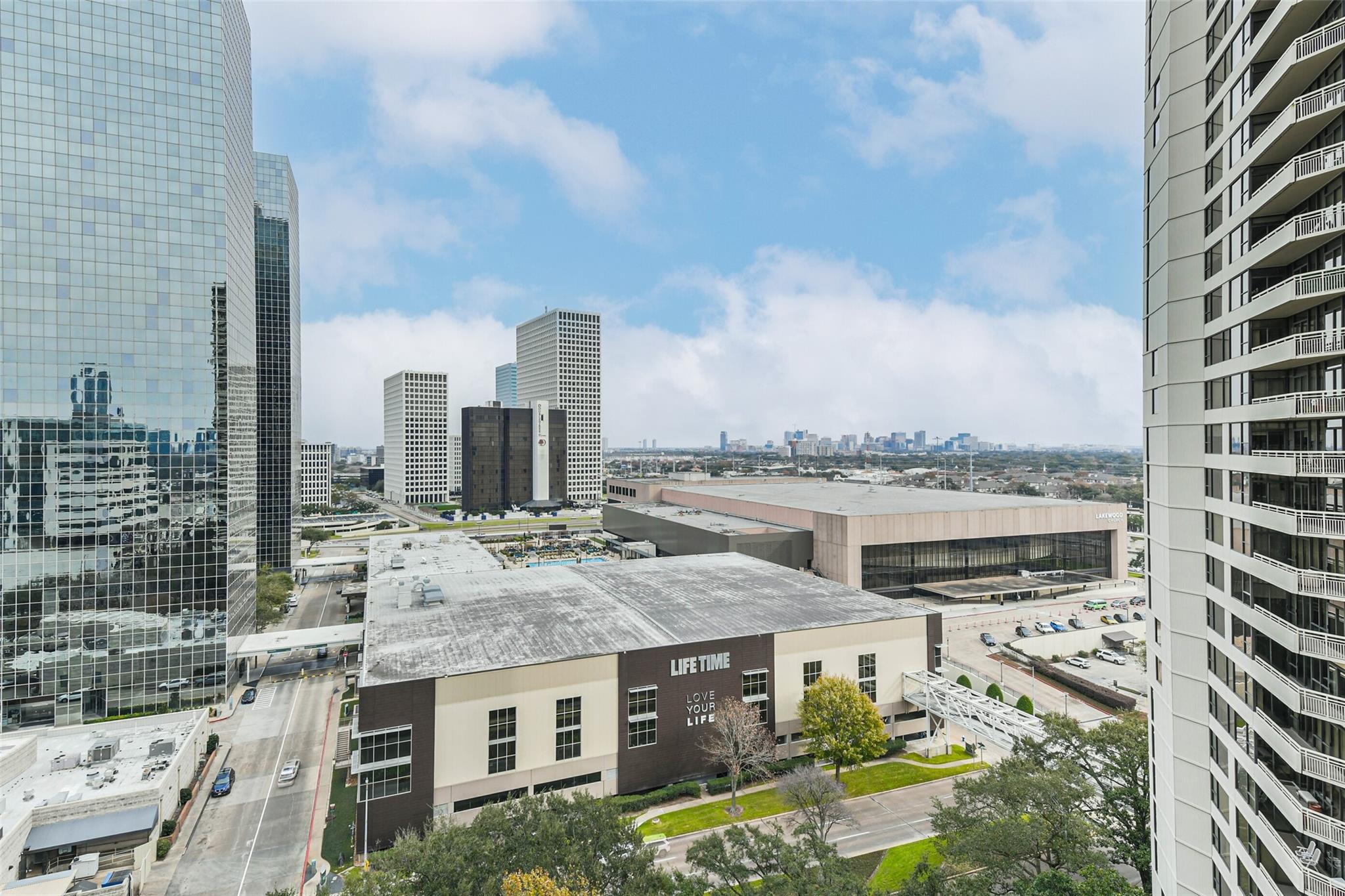14 Greenway Plaza # 15P