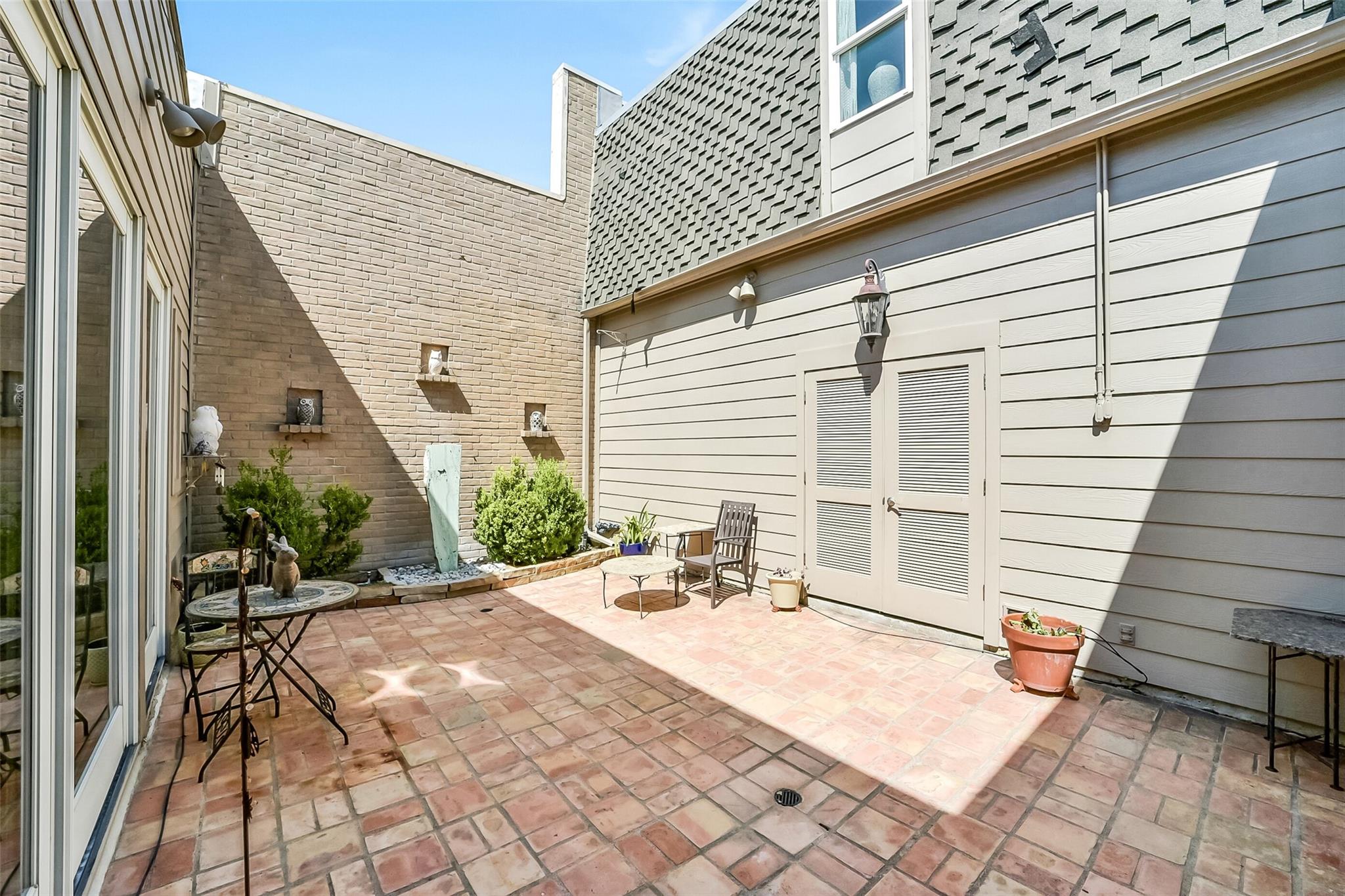 2011 Canongate Drive