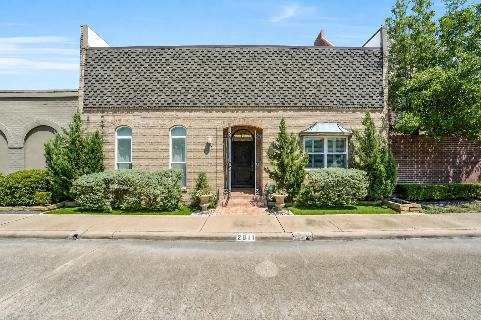 2011 Canongate Drive