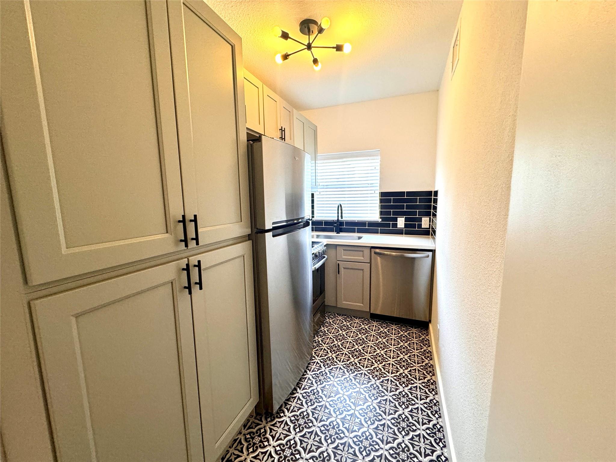 415 Fairview Avenue # 4