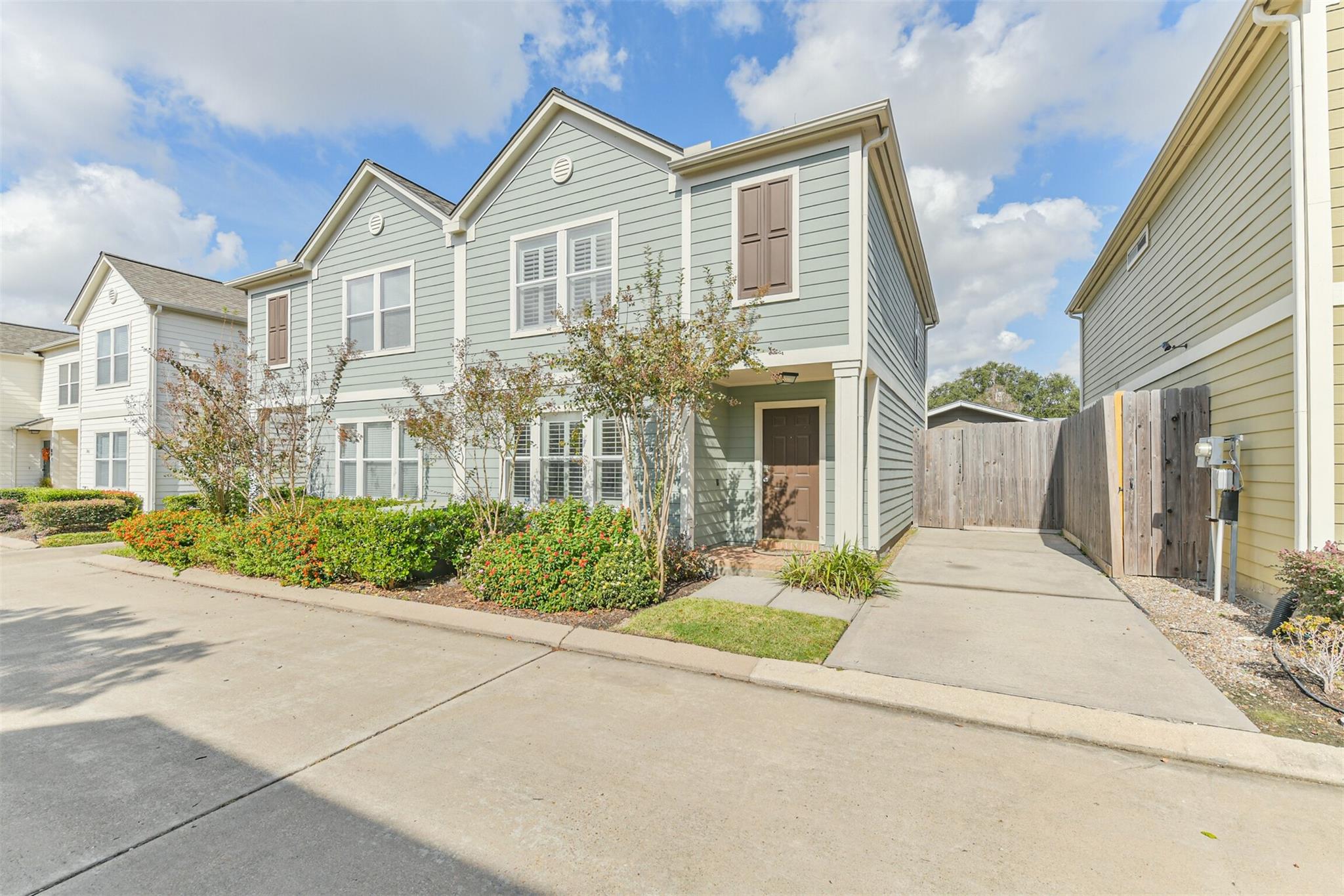 738 Redwing Place Drive