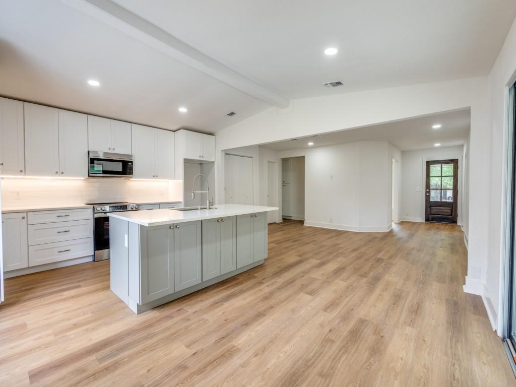 527 Blakeley Dr