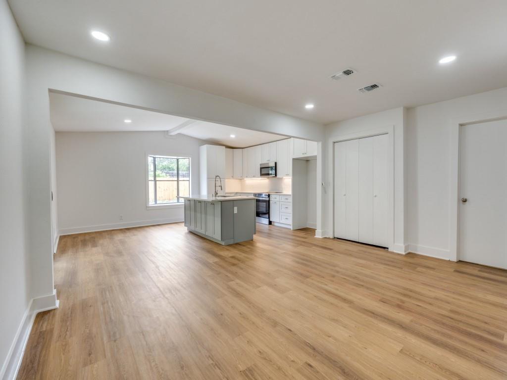 527 Blakeley Dr