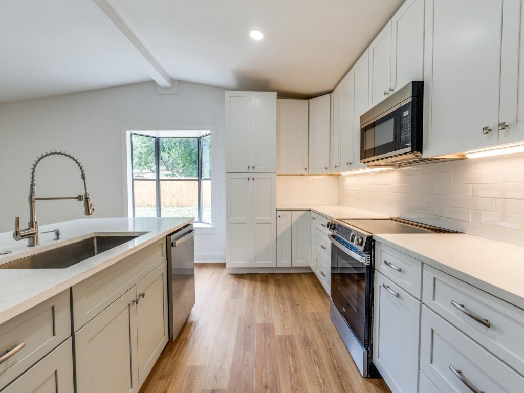 527 Blakeley Dr