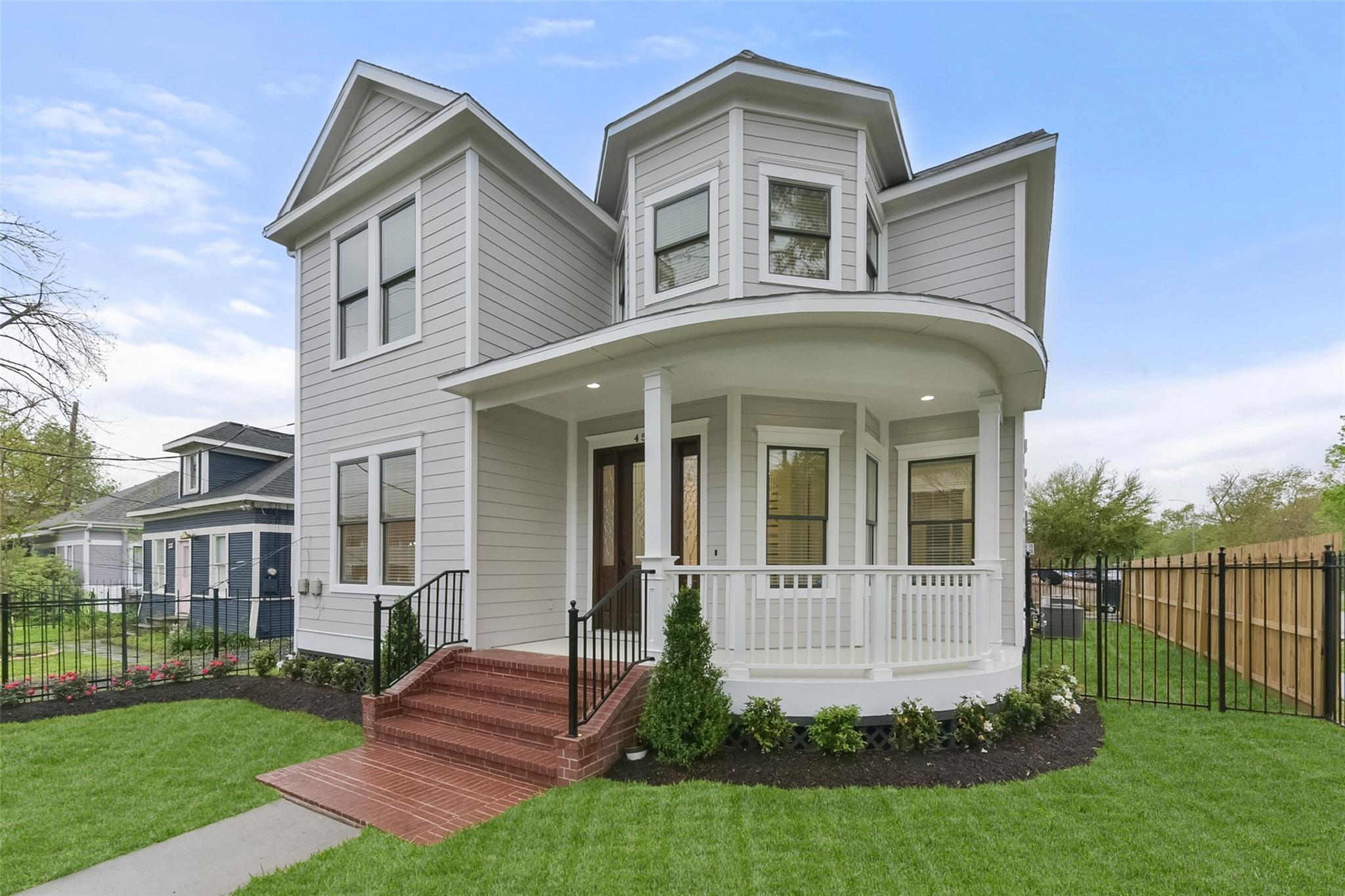 450 W 16th Street