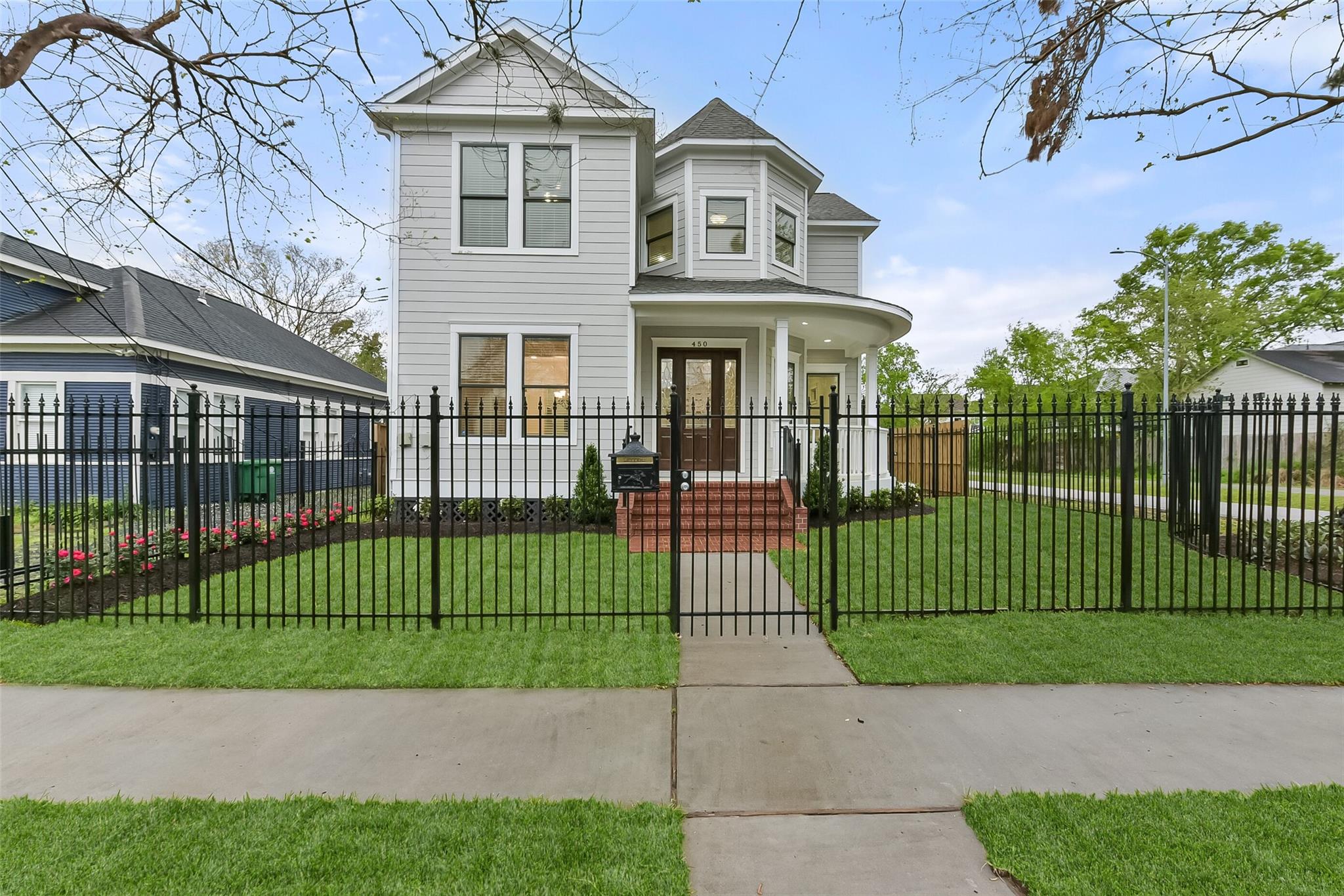 450 W 16th Street