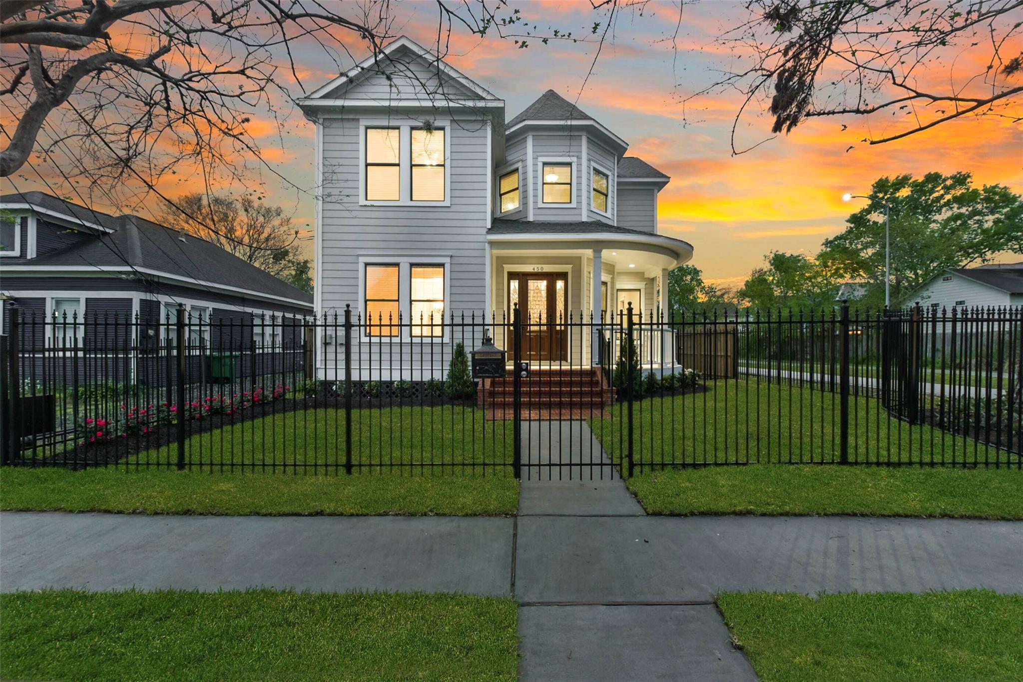 450 W 16th Street
