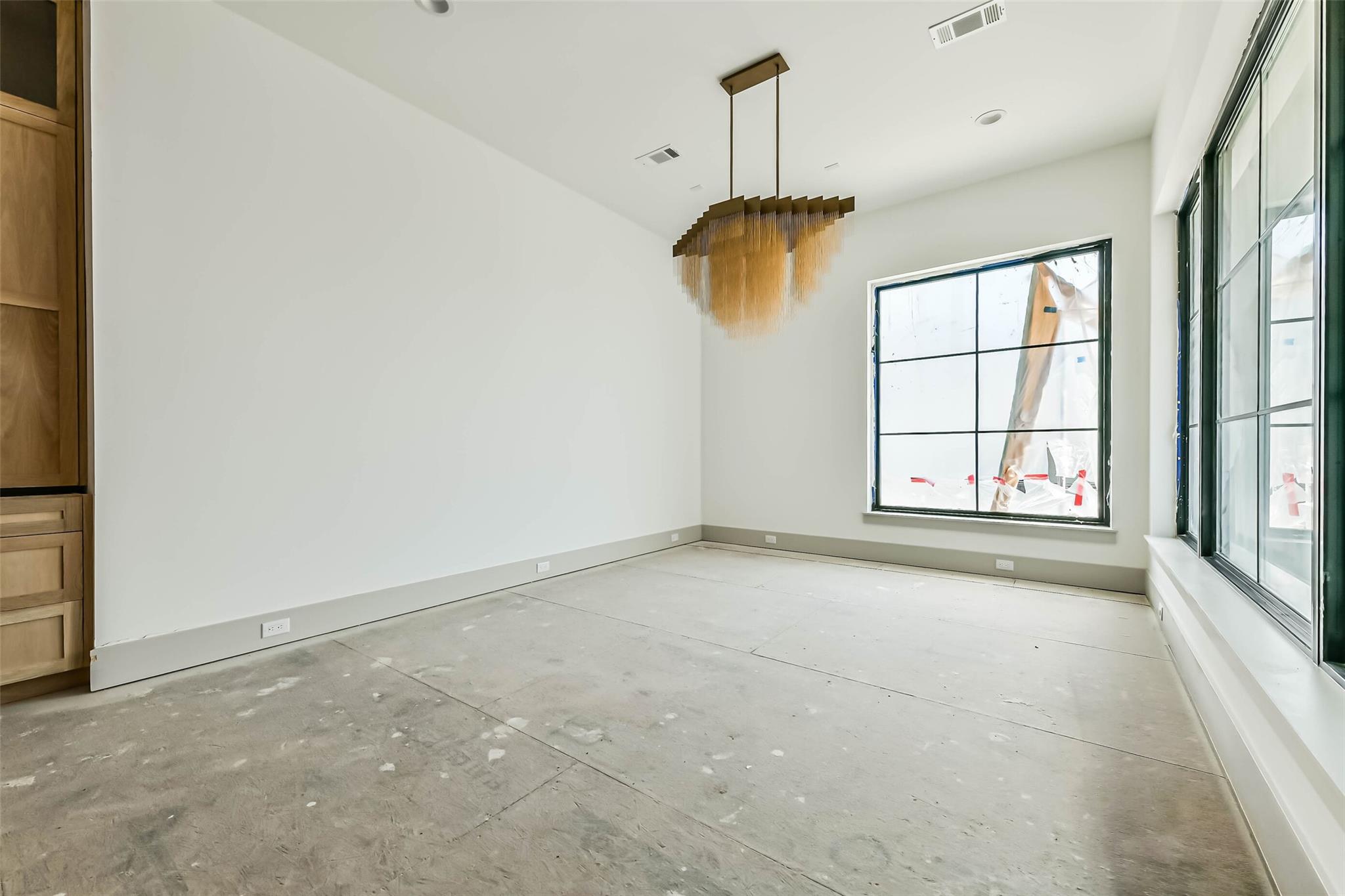 4927 Heatherglen Drive