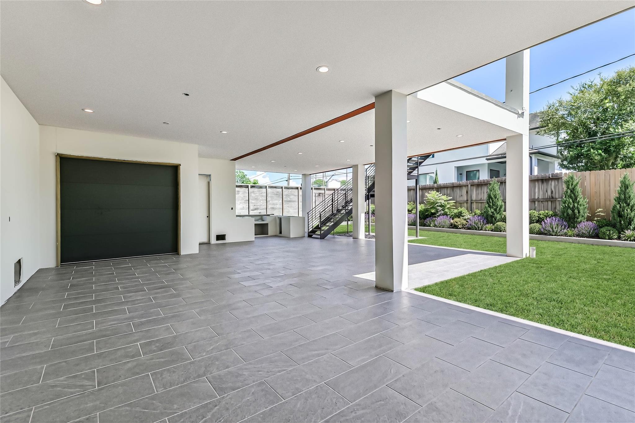 4927 Heatherglen Drive