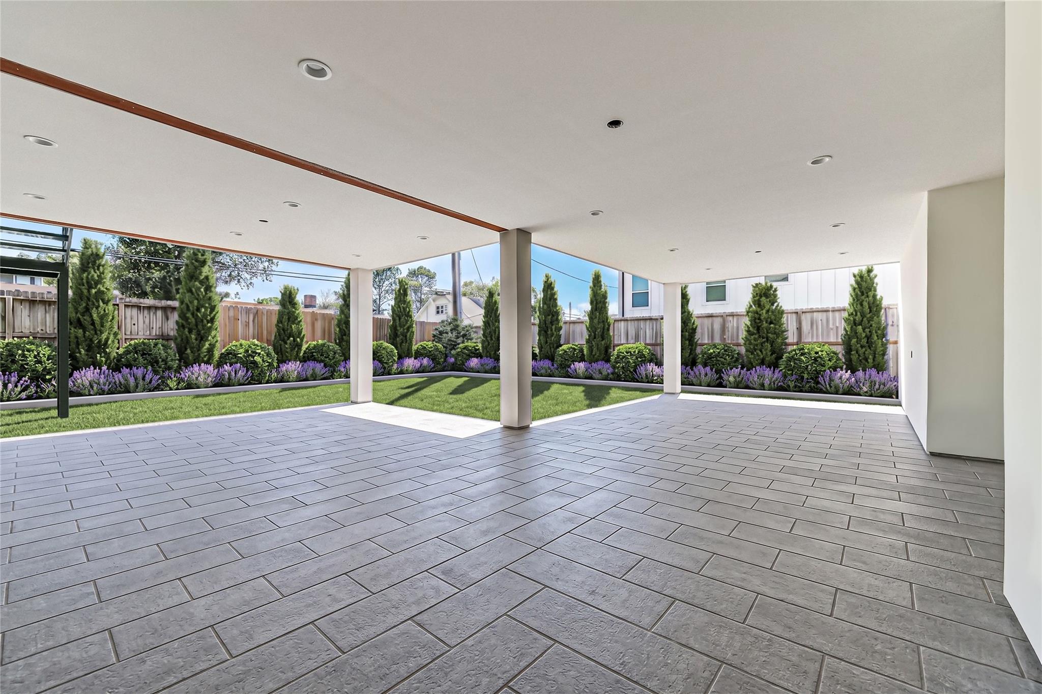 4927 Heatherglen Drive