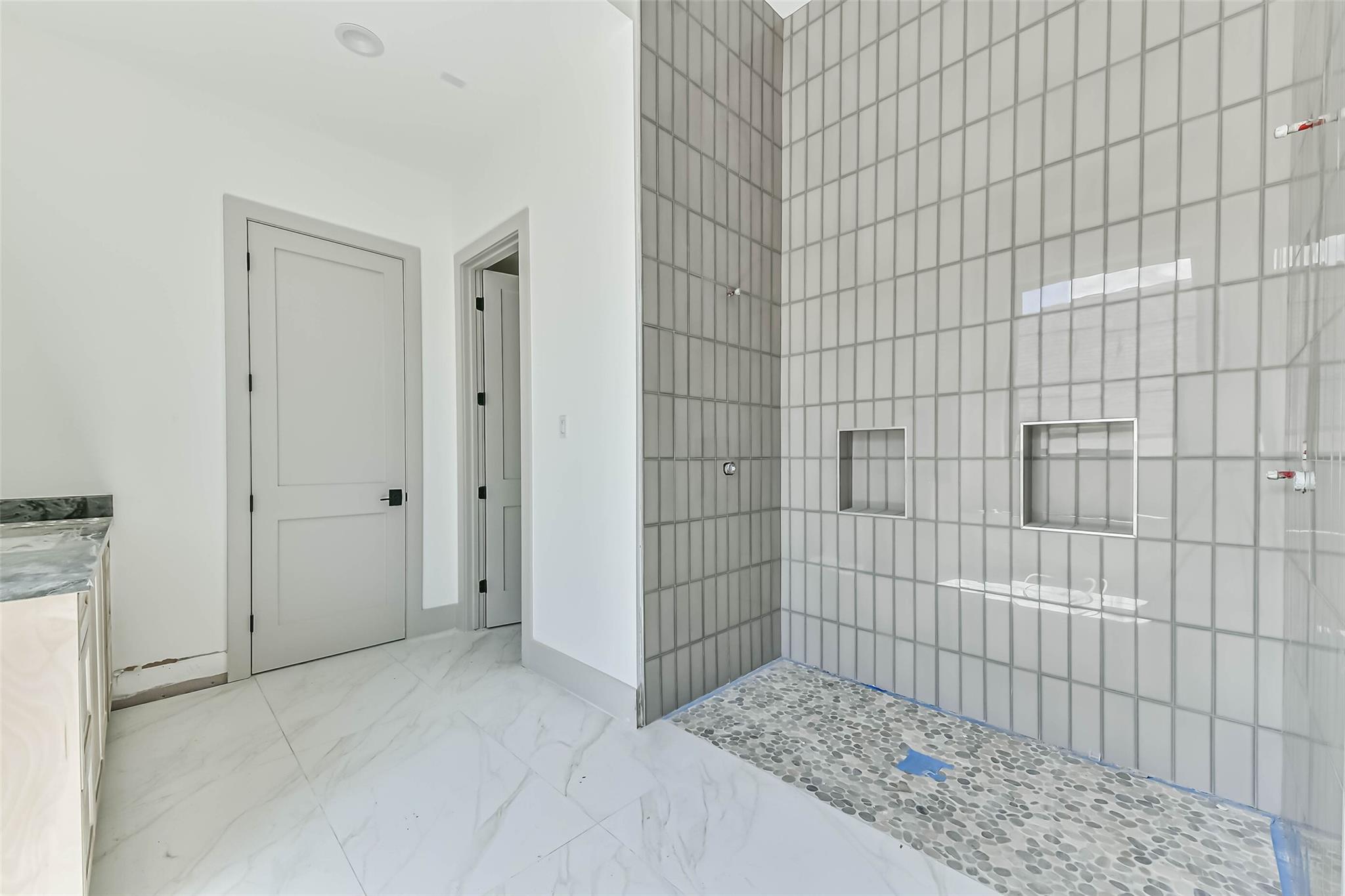 4927 Heatherglen Drive