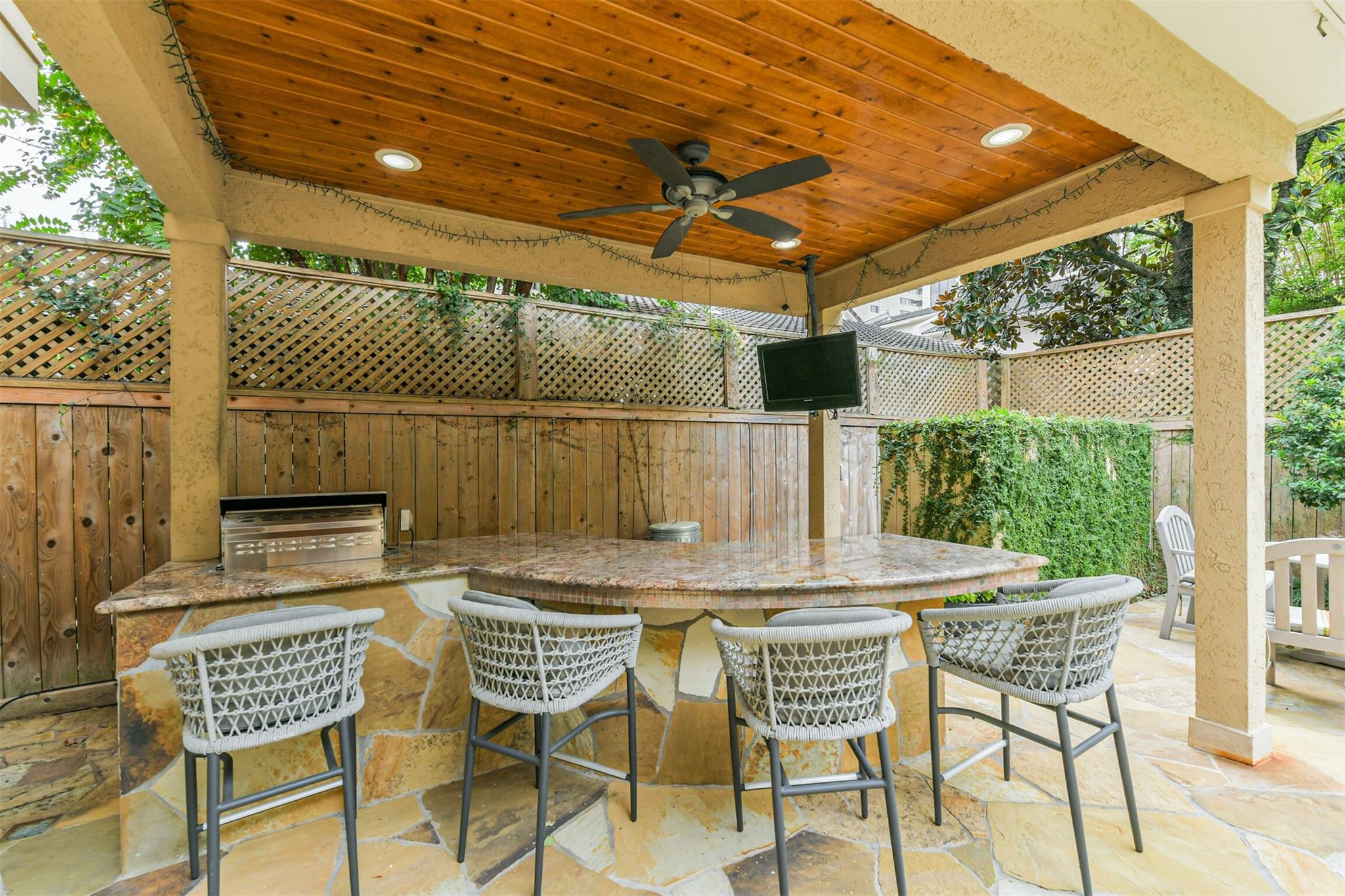 52 Briar Hollow Lane