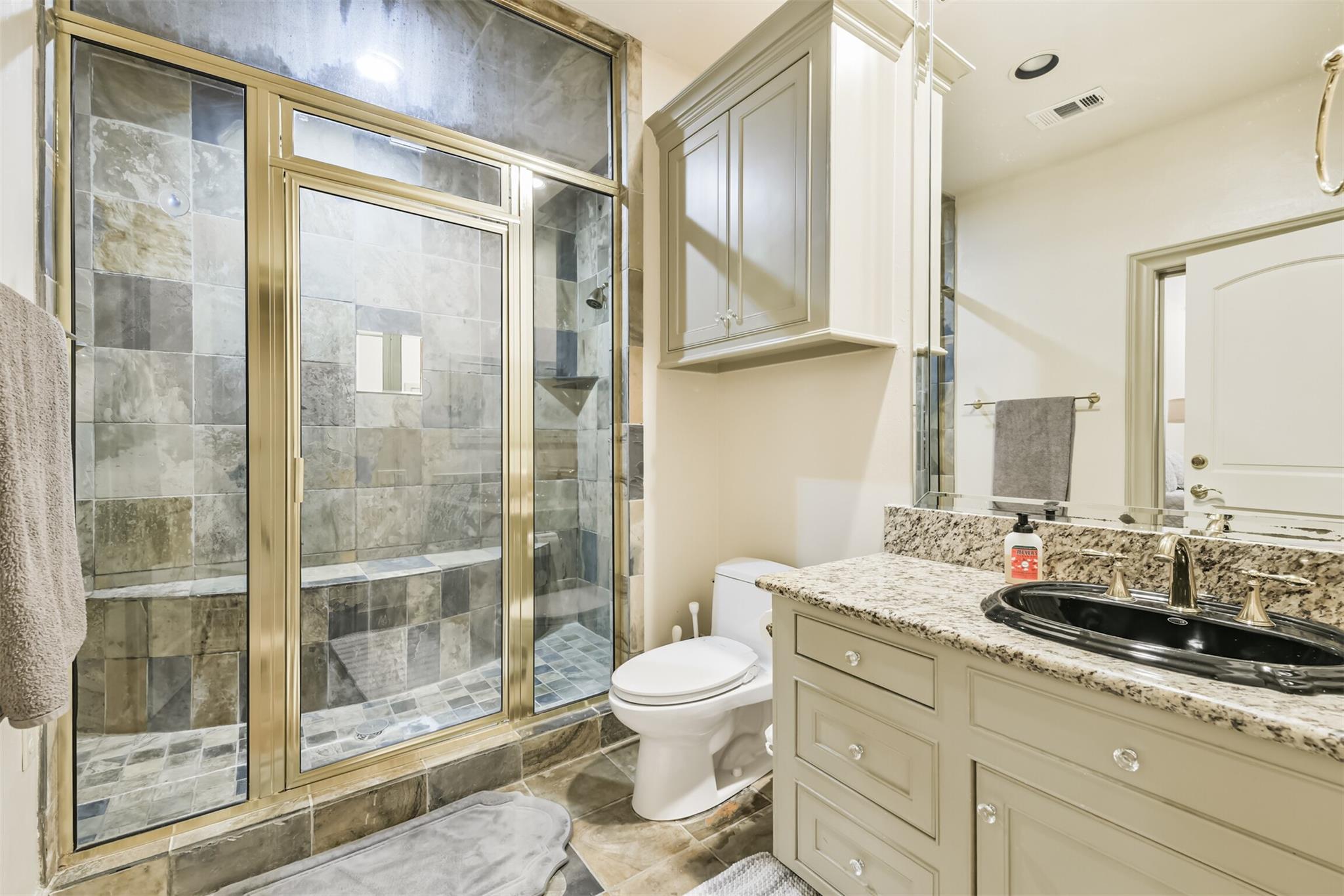 52 Briar Hollow Lane
