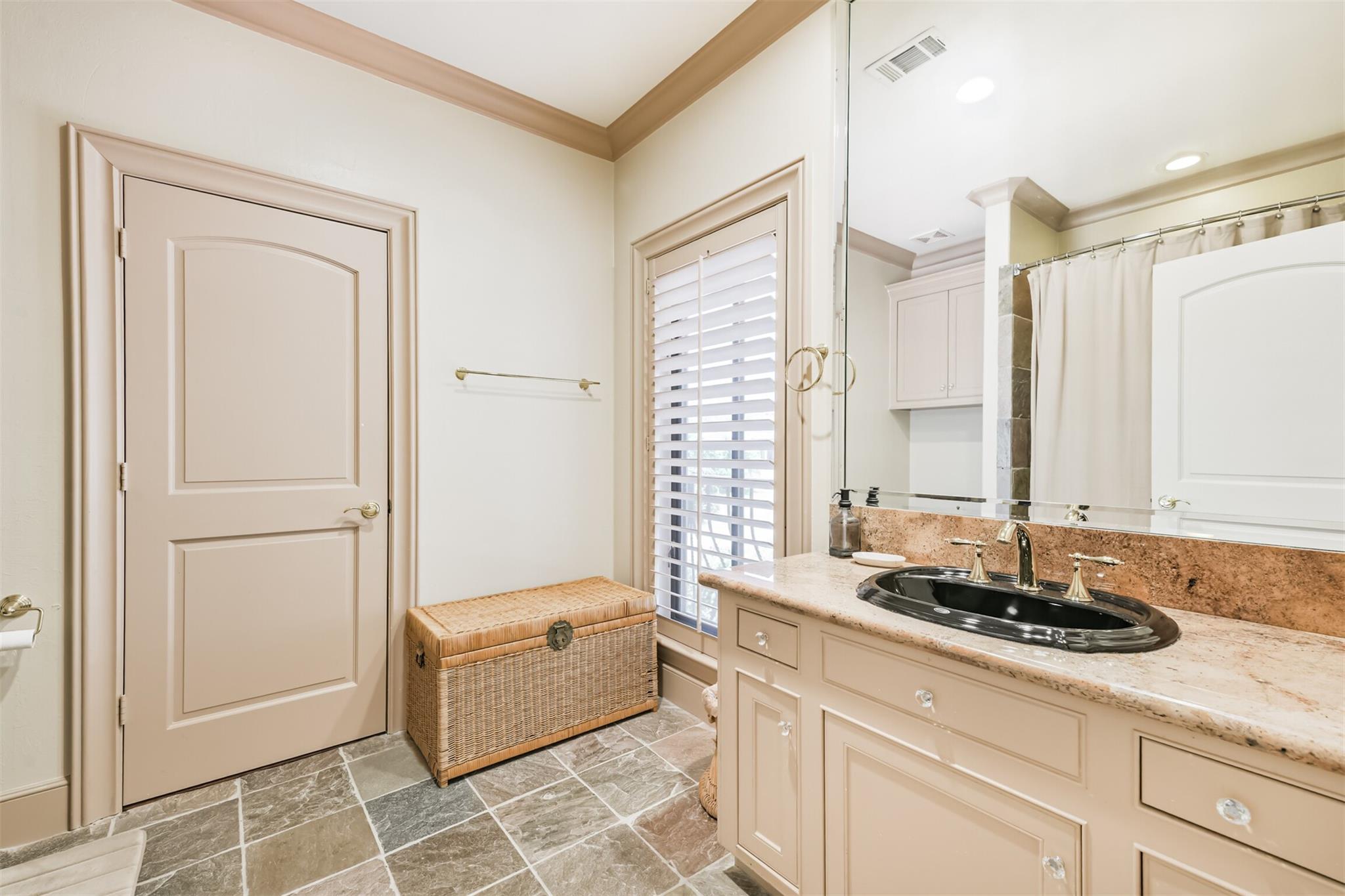 52 Briar Hollow Lane
