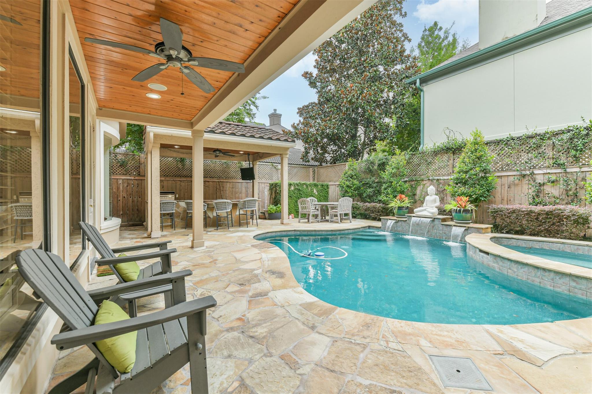 52 Briar Hollow Lane